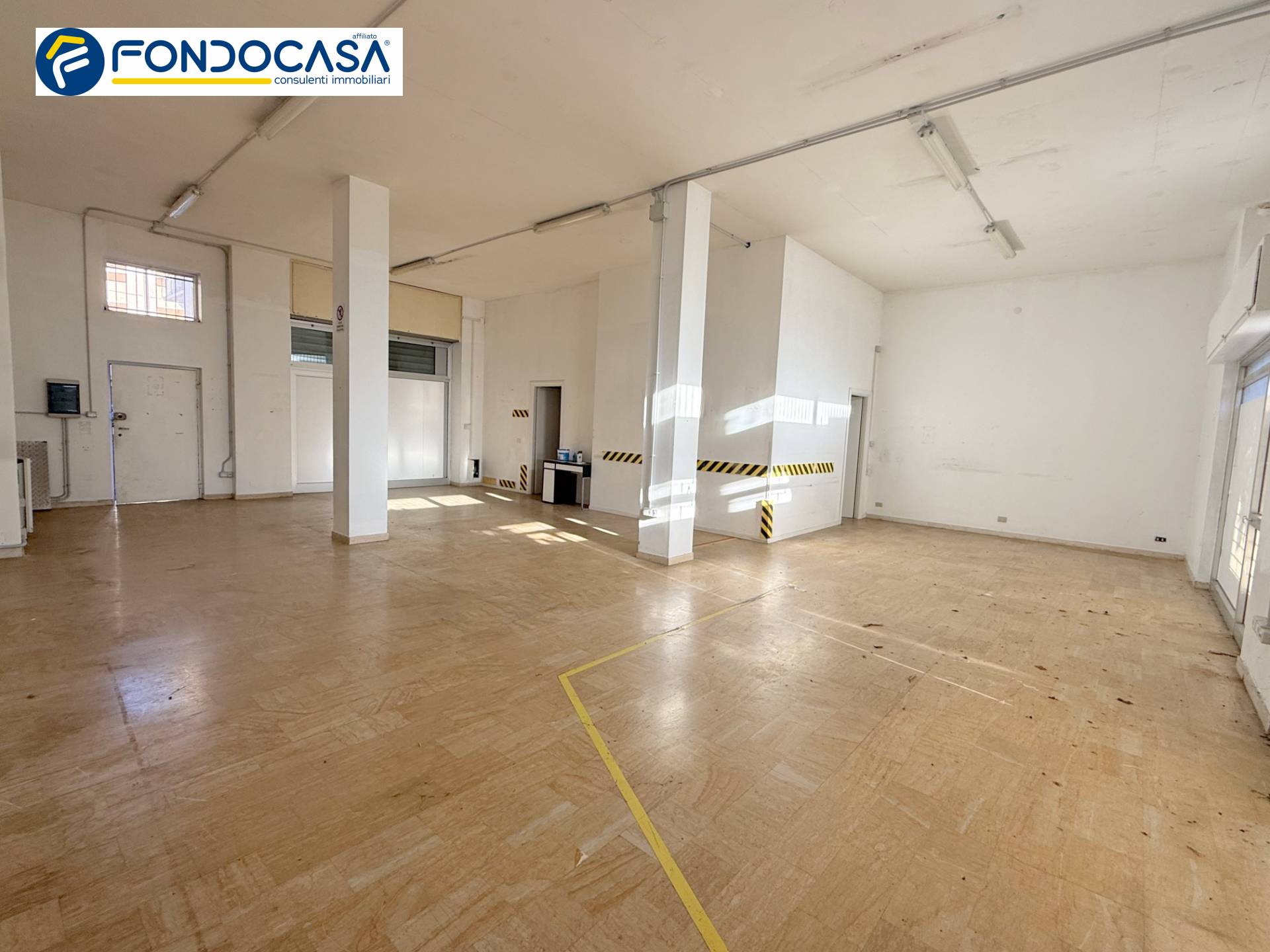 Locale commerciale in affitto a Albisola Superiore