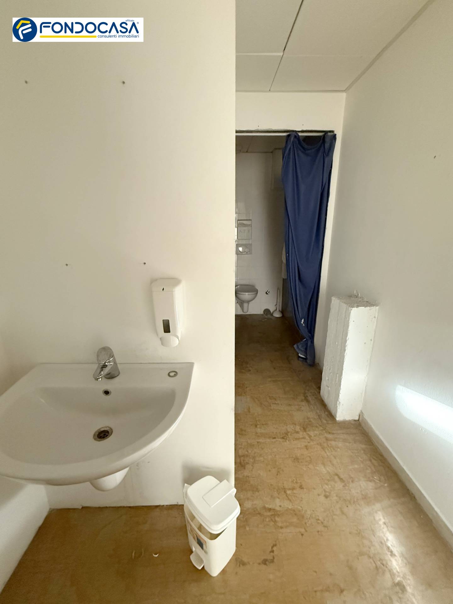 Locale commerciale in affitto a Albisola Superiore