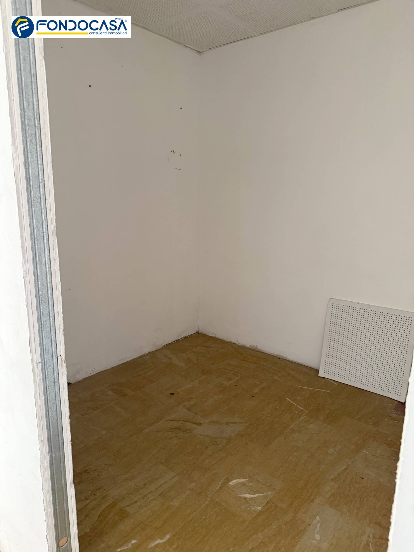 Locale commerciale in affitto a Albisola Superiore