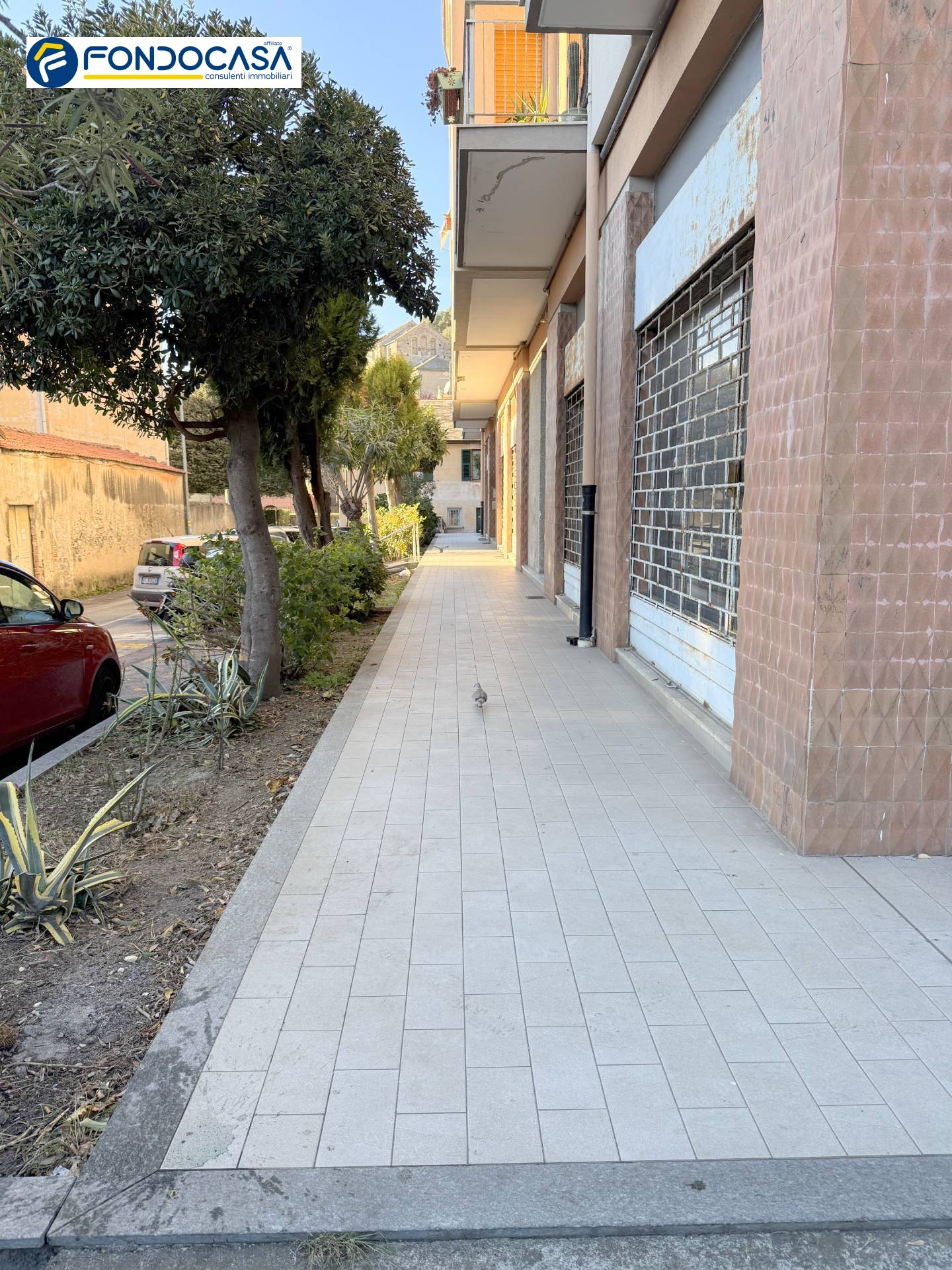 Locale commerciale in vendita a Albisola Superiore