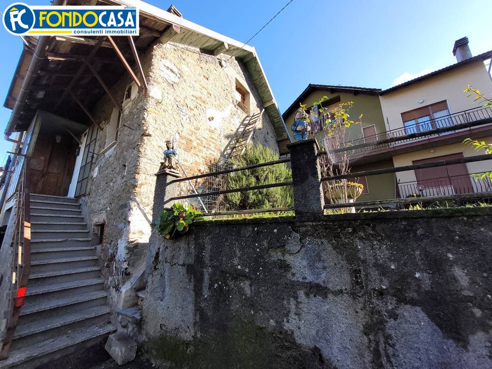 Casa semindipendente in vendita a Sassello