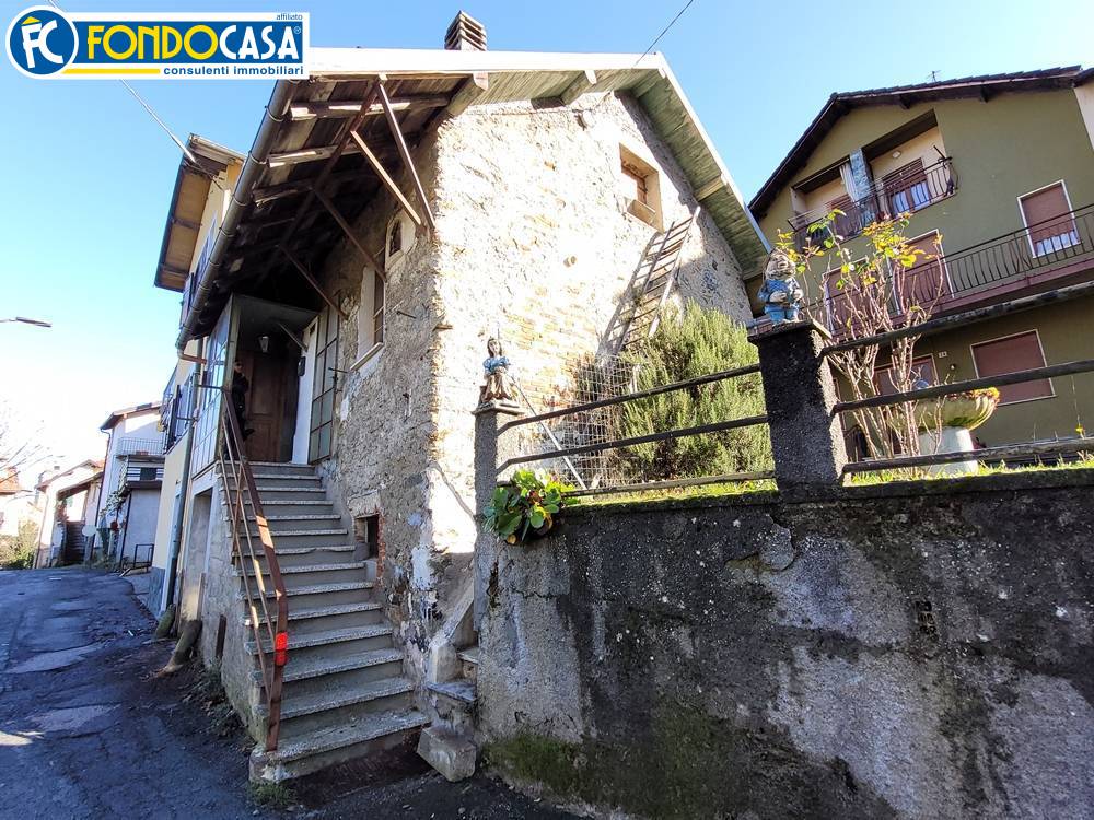 Casa semindipendente in vendita a Sassello