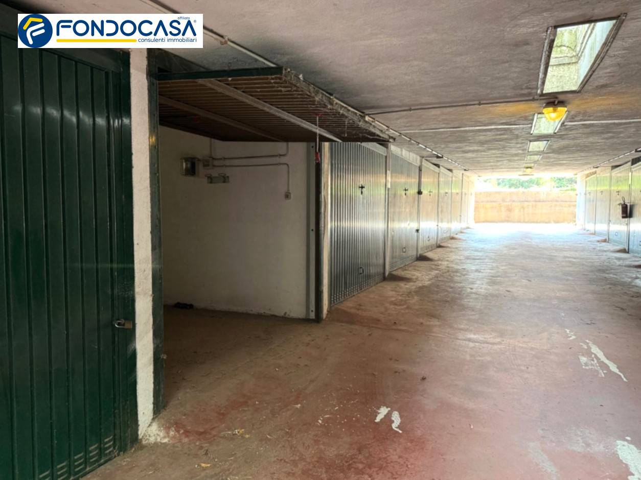 Box o garage in vendita a Albisola Superiore