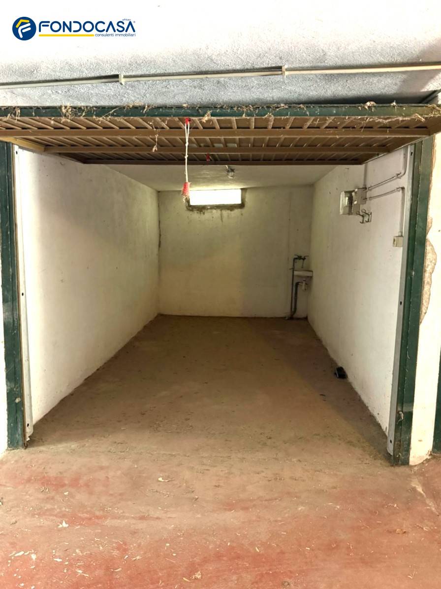 Box o garage in vendita a Albisola Superiore