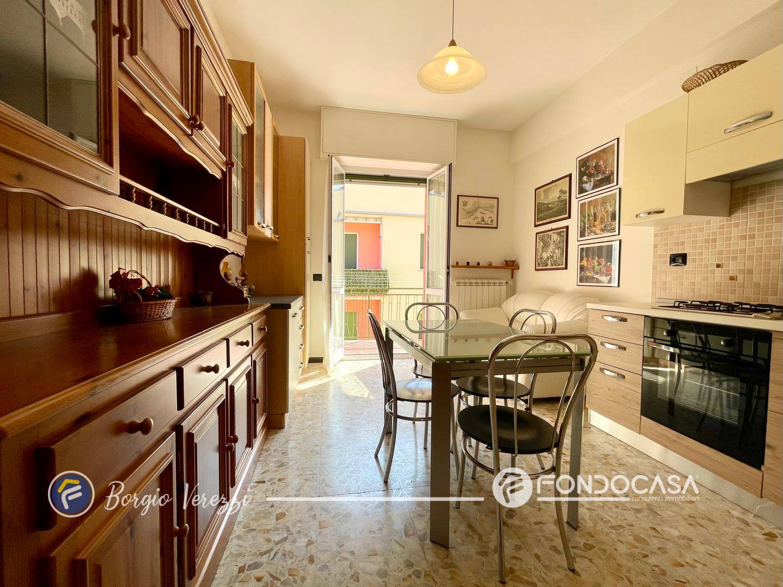 Appartamento in vendita a Finale Ligure, Finalborgo