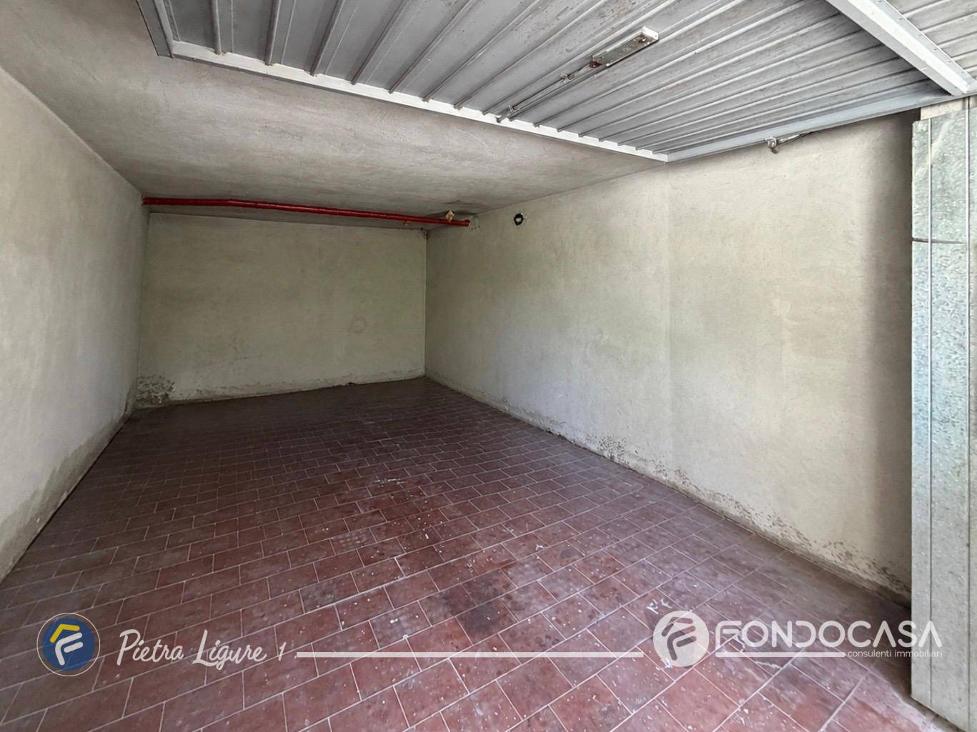 Box o garage in vendita a Pietra Ligure