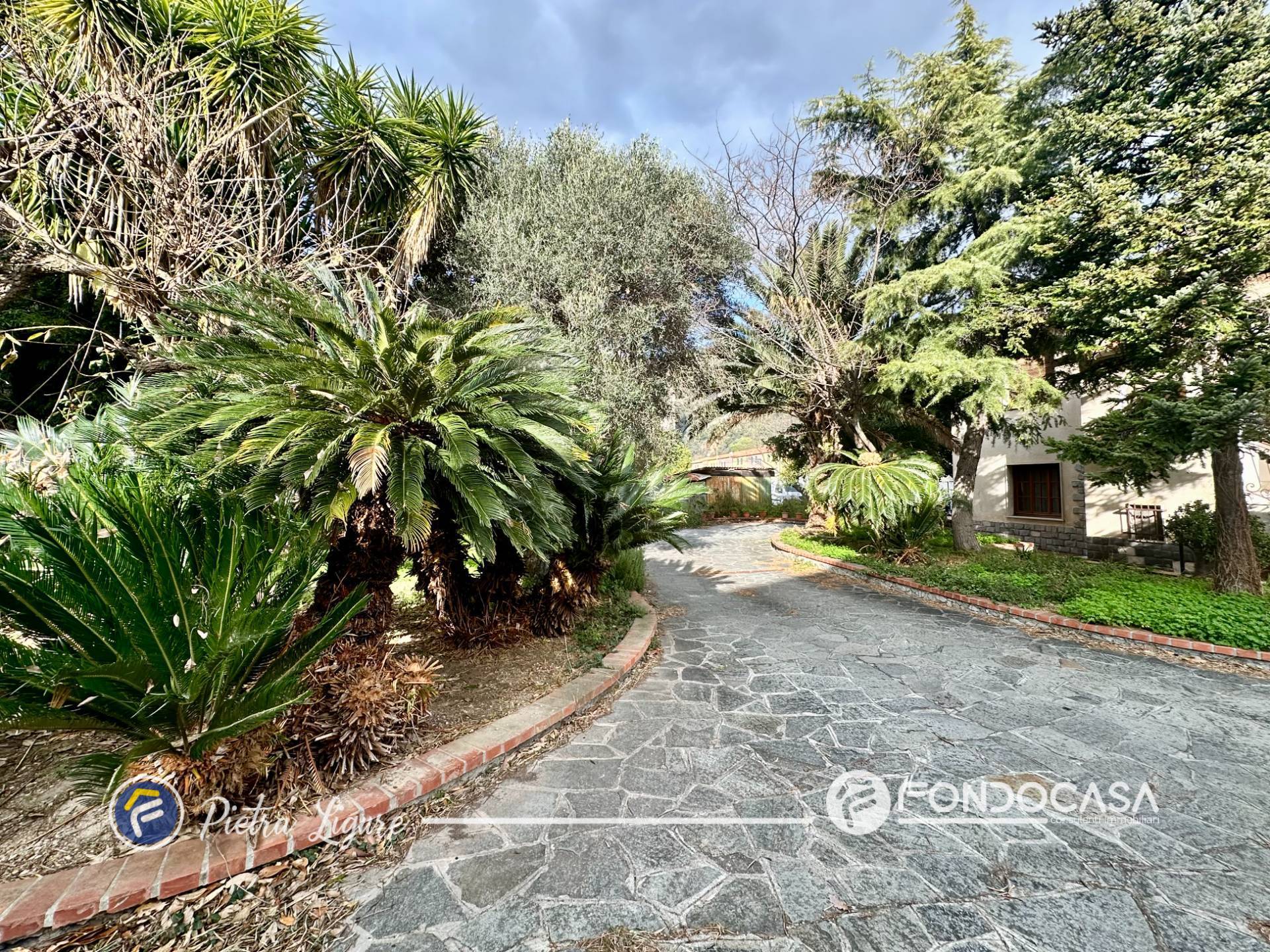 Casa indipendente in vendita a Pietra Ligure