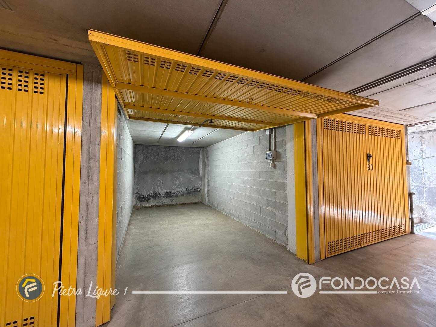 Box o garage in vendita a Pietra Ligure
