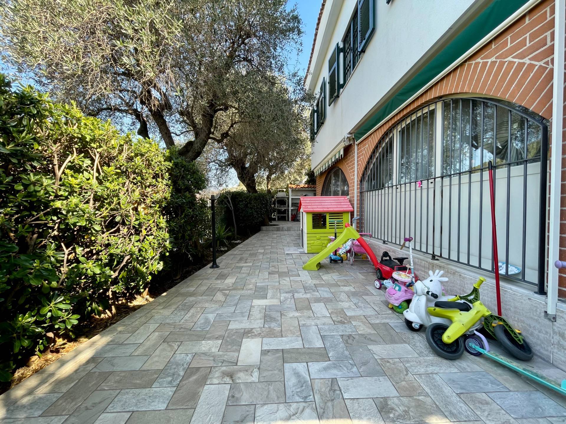 Villa in vendita a Pietra Ligure