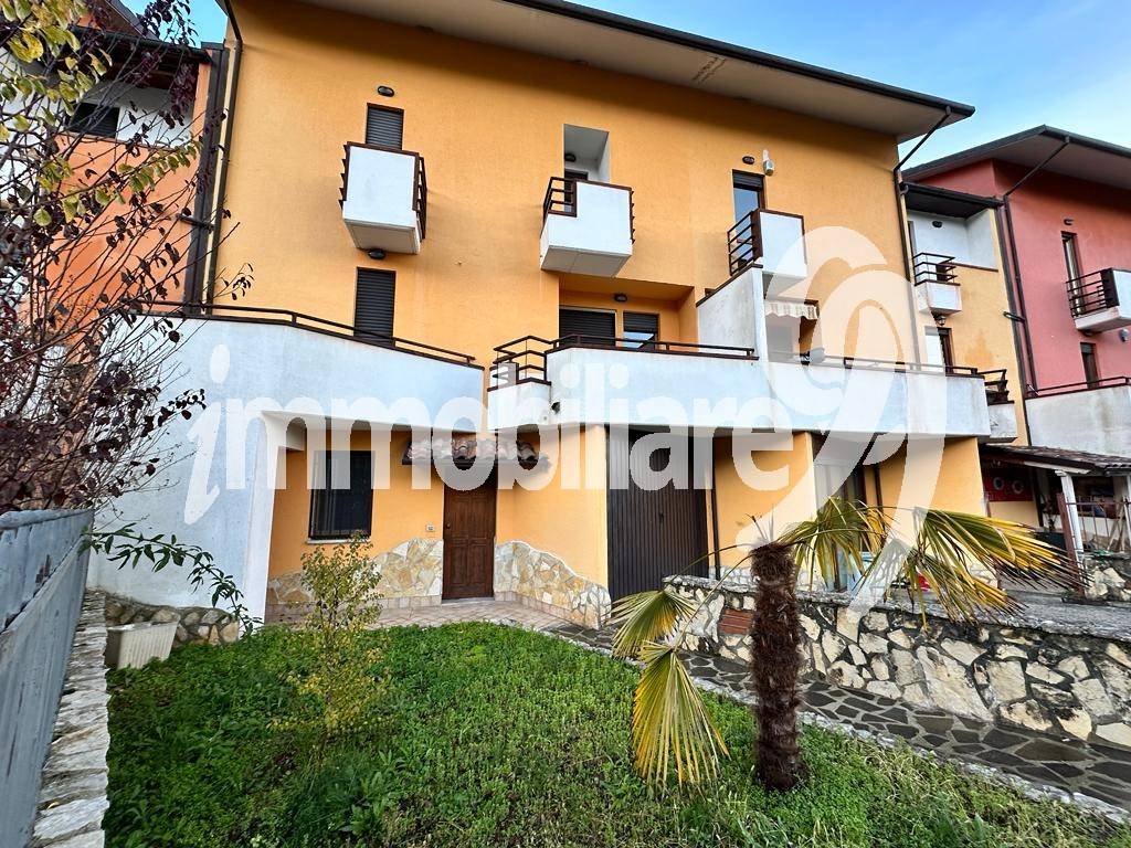 Villa in vendita, L'Aquila preturo