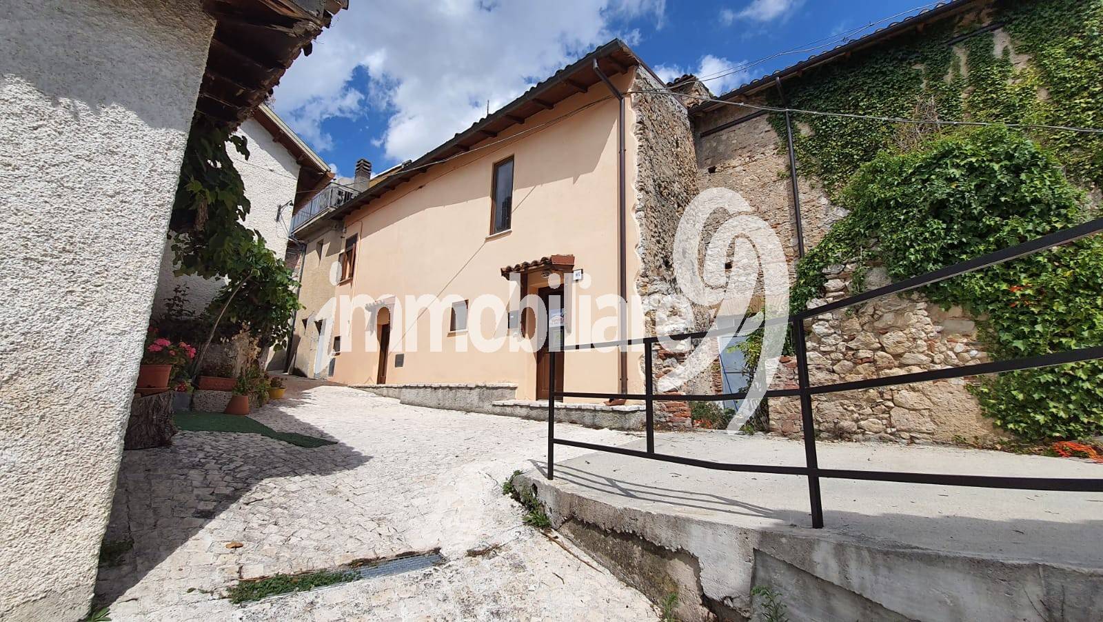 Casa cielo Terra in vendita a Pizzoli, Marruci San Lorenzo di Pizzoli