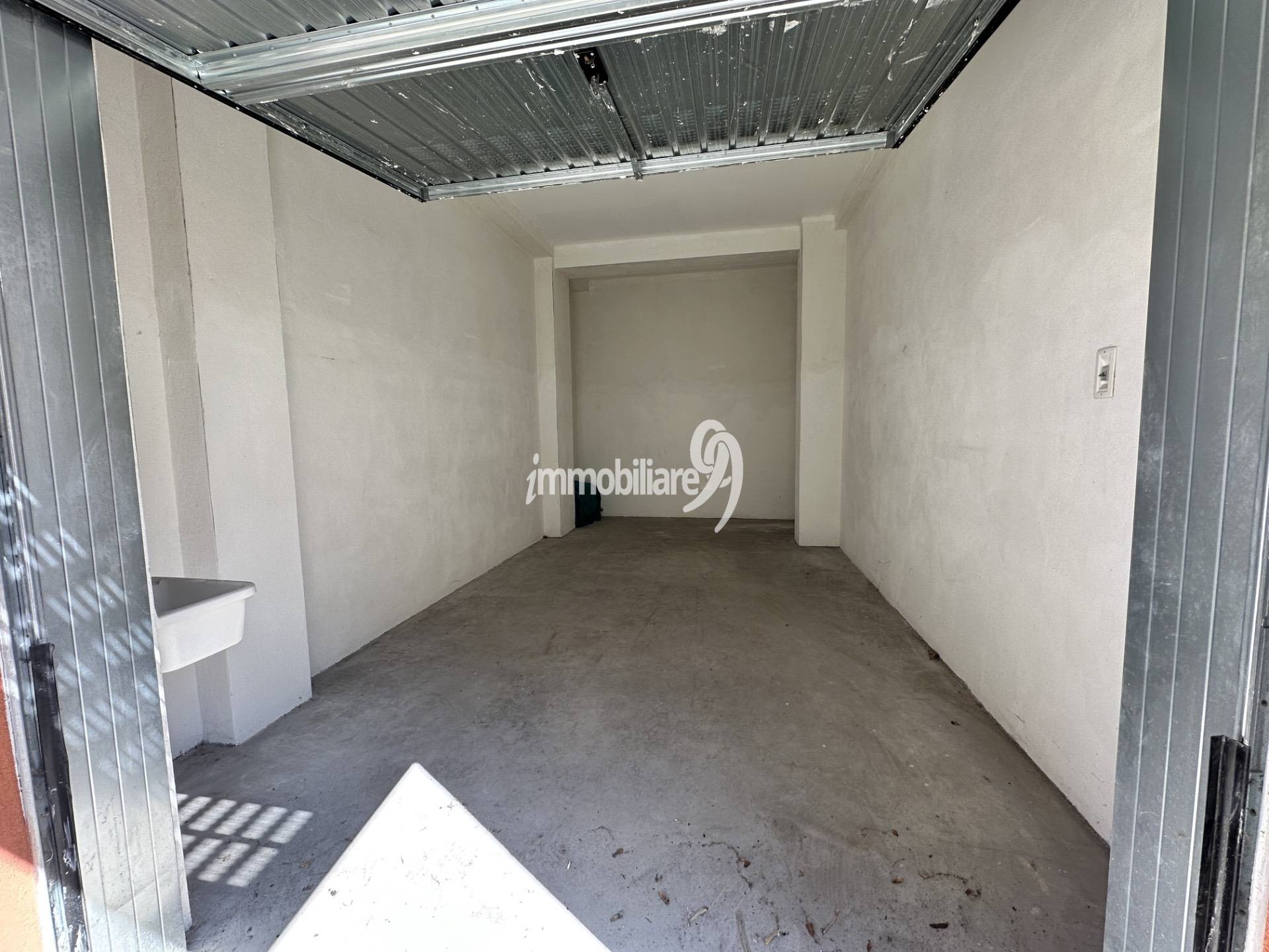 Box o garage in affitto a L'Aquila, Centro storico