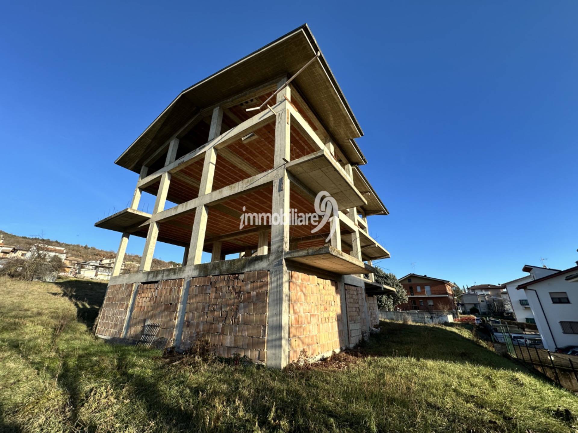 Immobili in vendita a L'Aquila, Paganica - Tempera