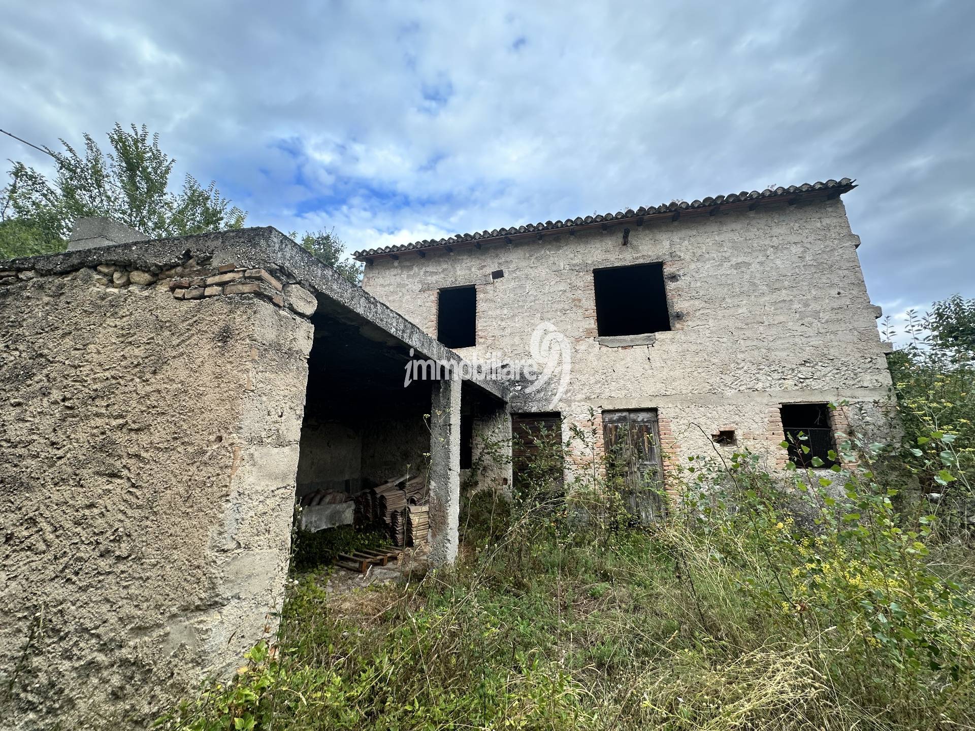 Rustico in vendita a L'Aquila, Arischia