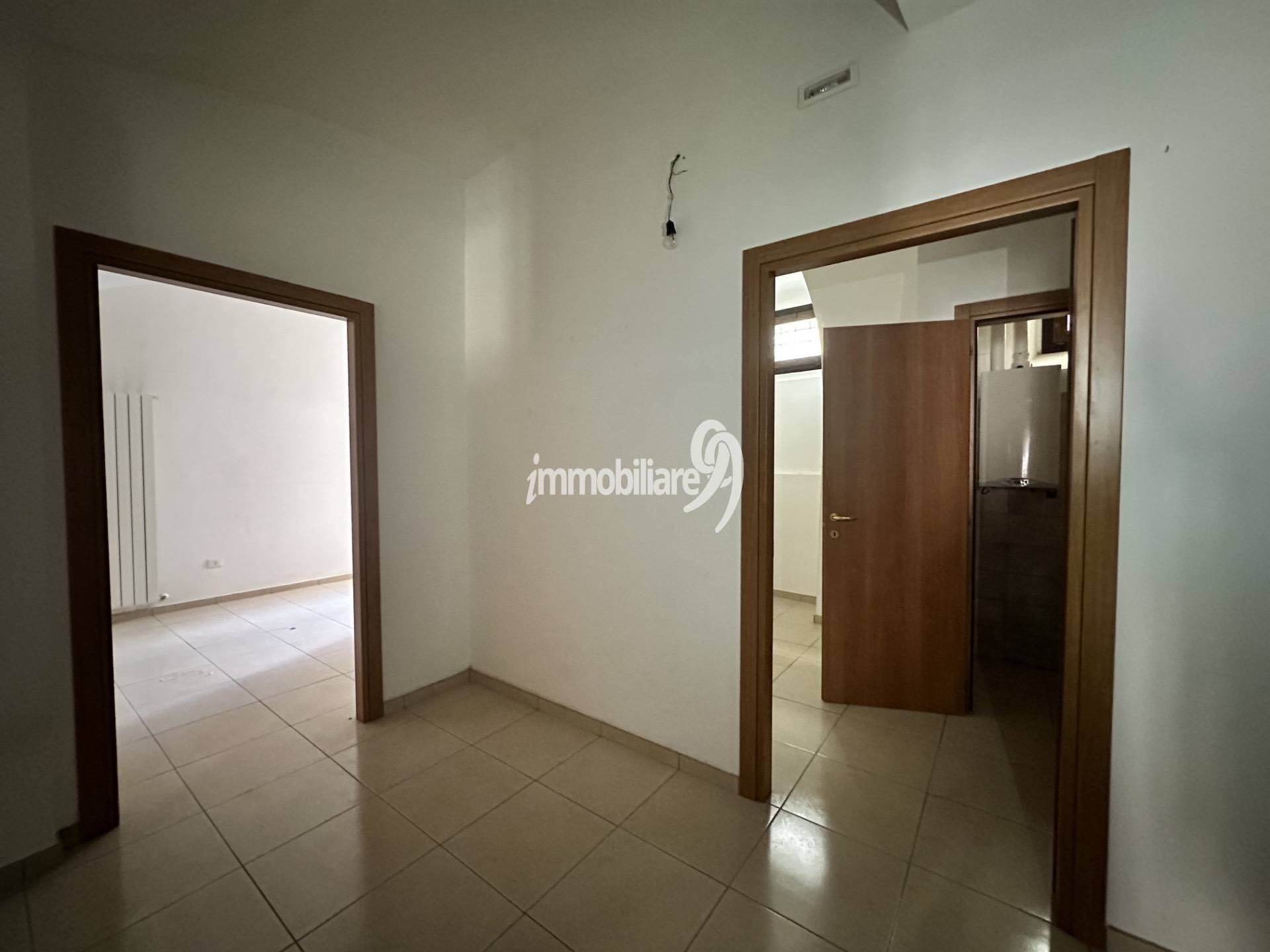 Attivit commerciale in affitto a L'Aquila