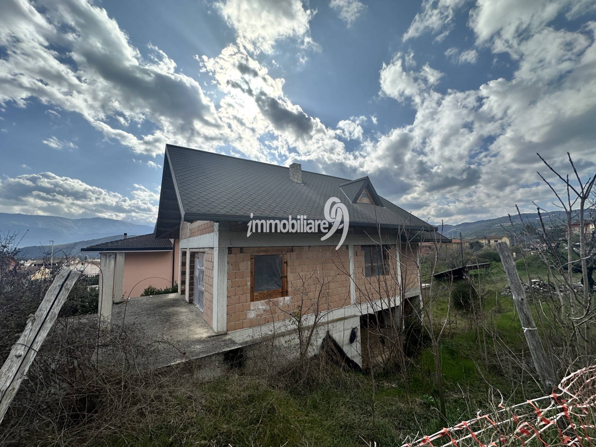 Villa in vendita a L'Aquila, Paganica - Tempera