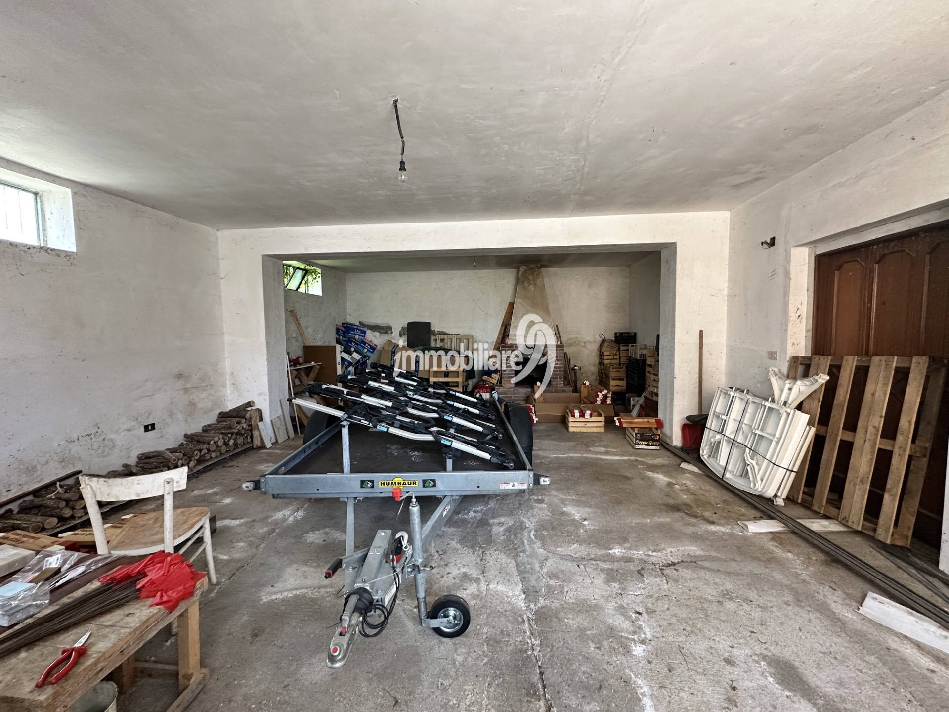 Box o garage in vendita a Ocre, San Felice