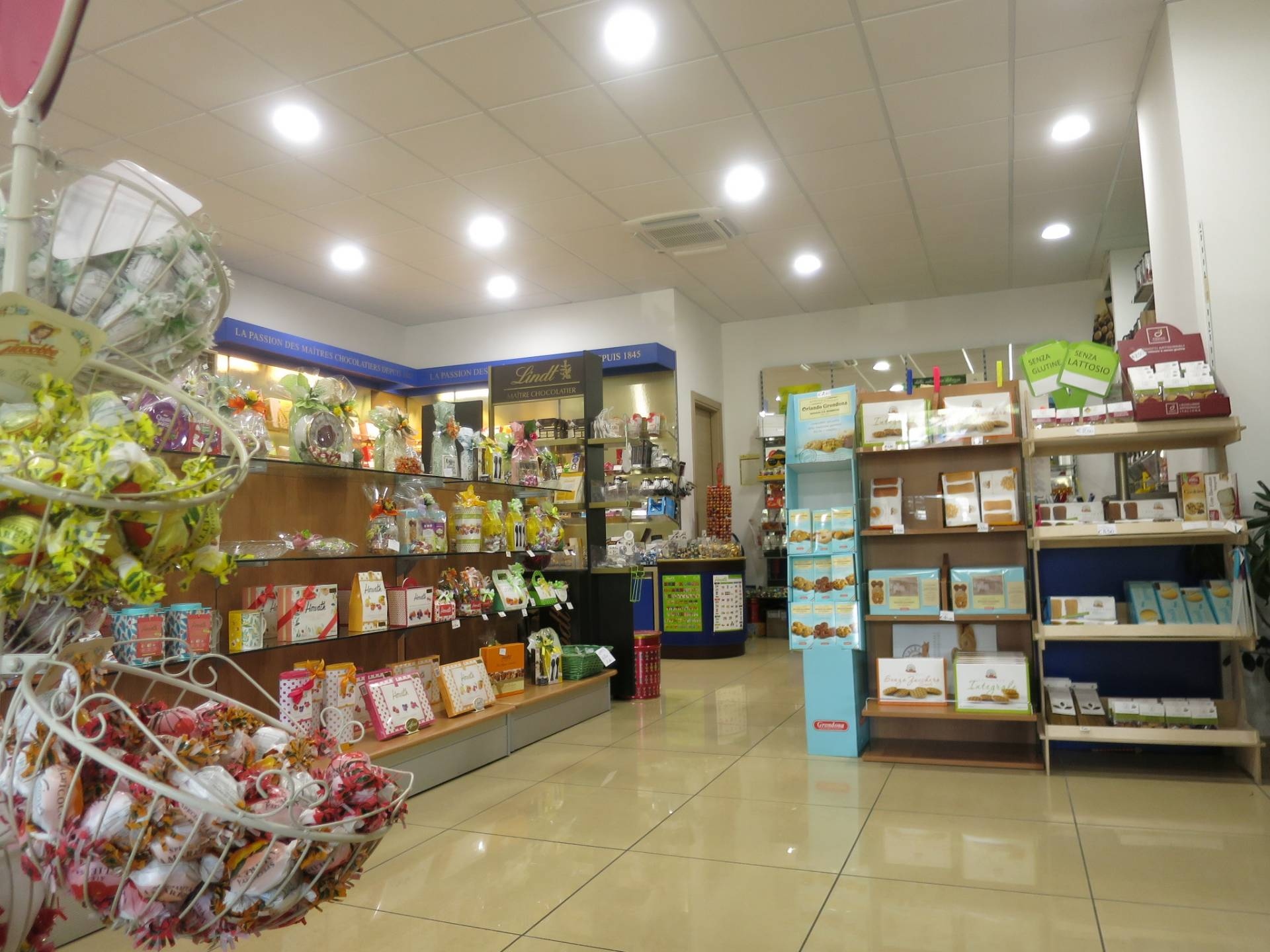 Locale commerciale in vendita a L'Aquila, Scoppito