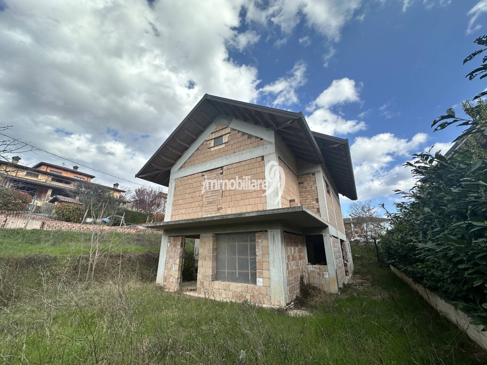 Villa in vendita a L'Aquila, Paganica - Tempera