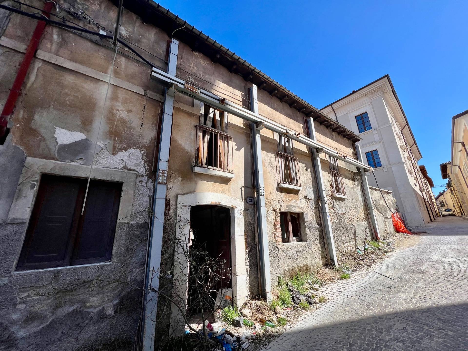 Casa cielo Terra in vendita a L'Aquila, Centro storico