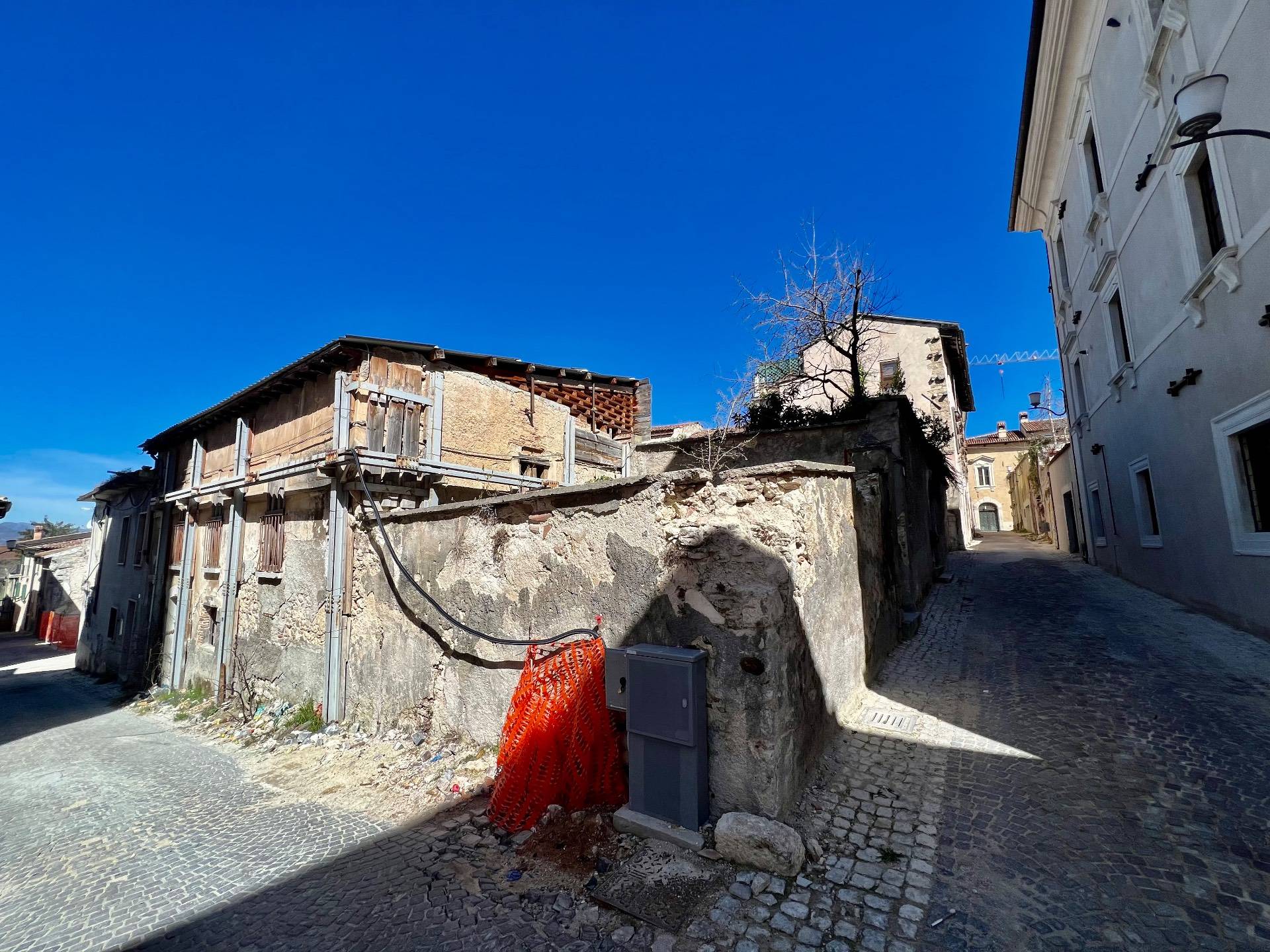 Casa cielo Terra in vendita a L'Aquila, Centro storico
