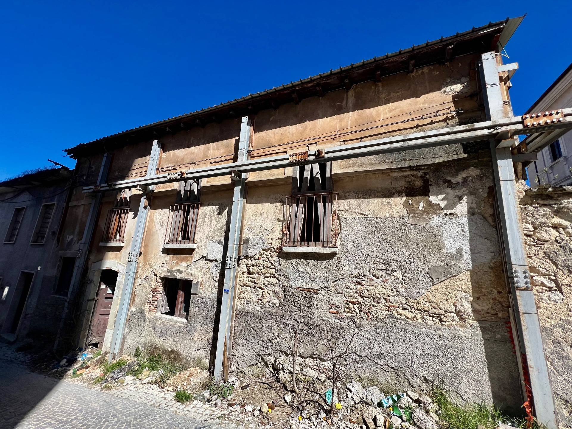 Casa cielo Terra in vendita a L'Aquila, Centro storico