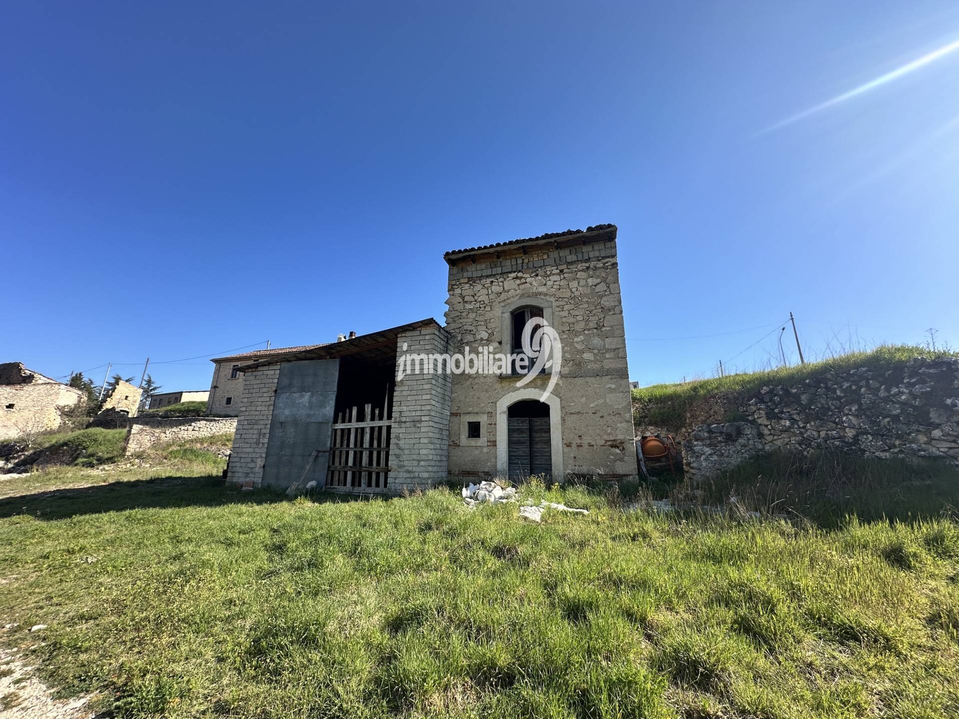 Rustico in vendita a Fossa, Cerro