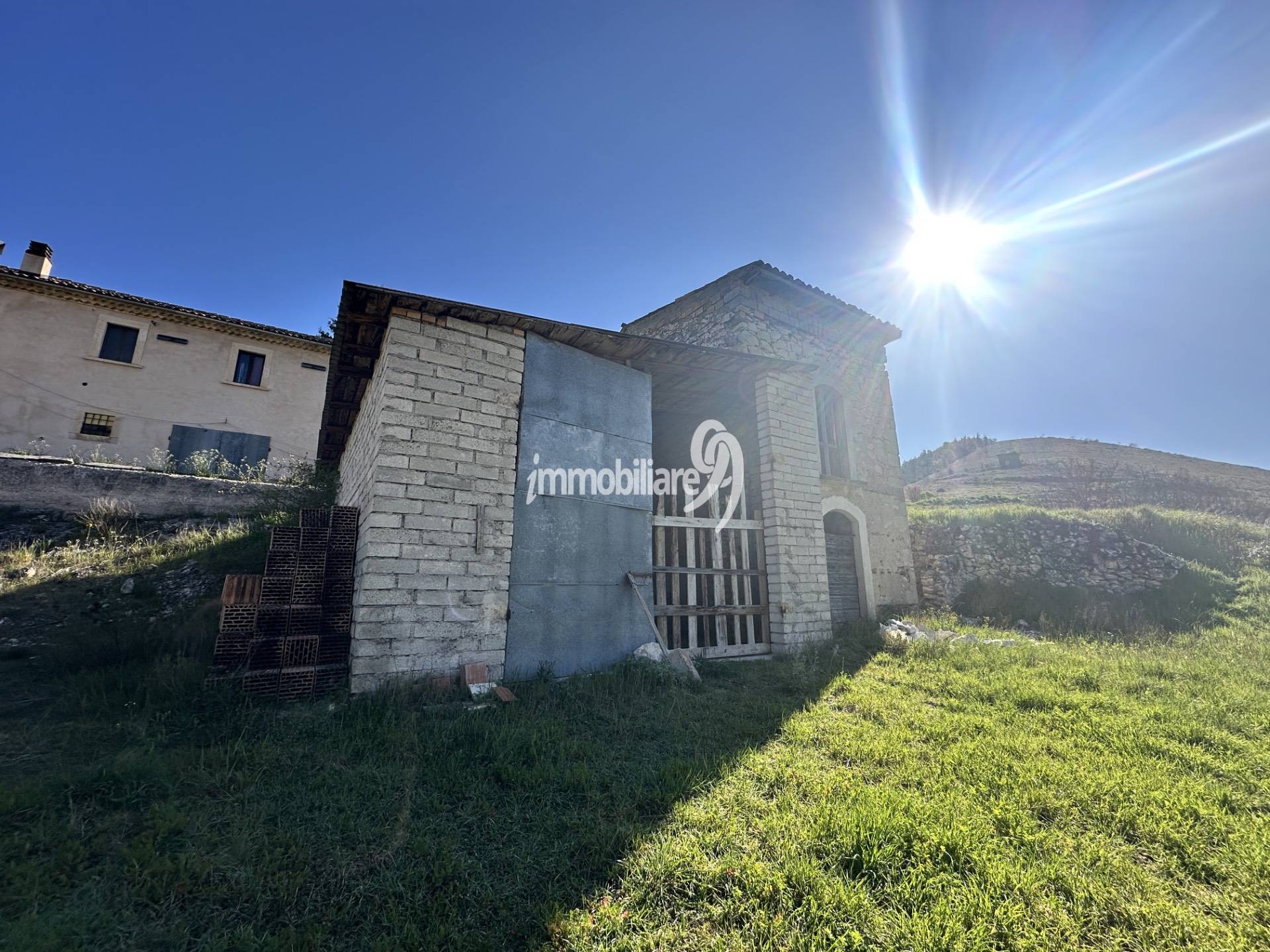 Rustico in vendita a Fossa, Cerro