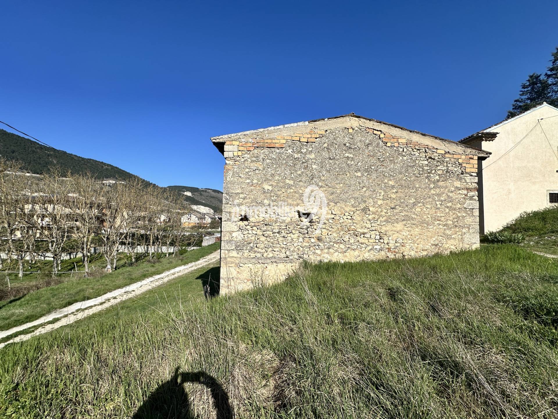 Rustico in vendita a Fossa, Cerro