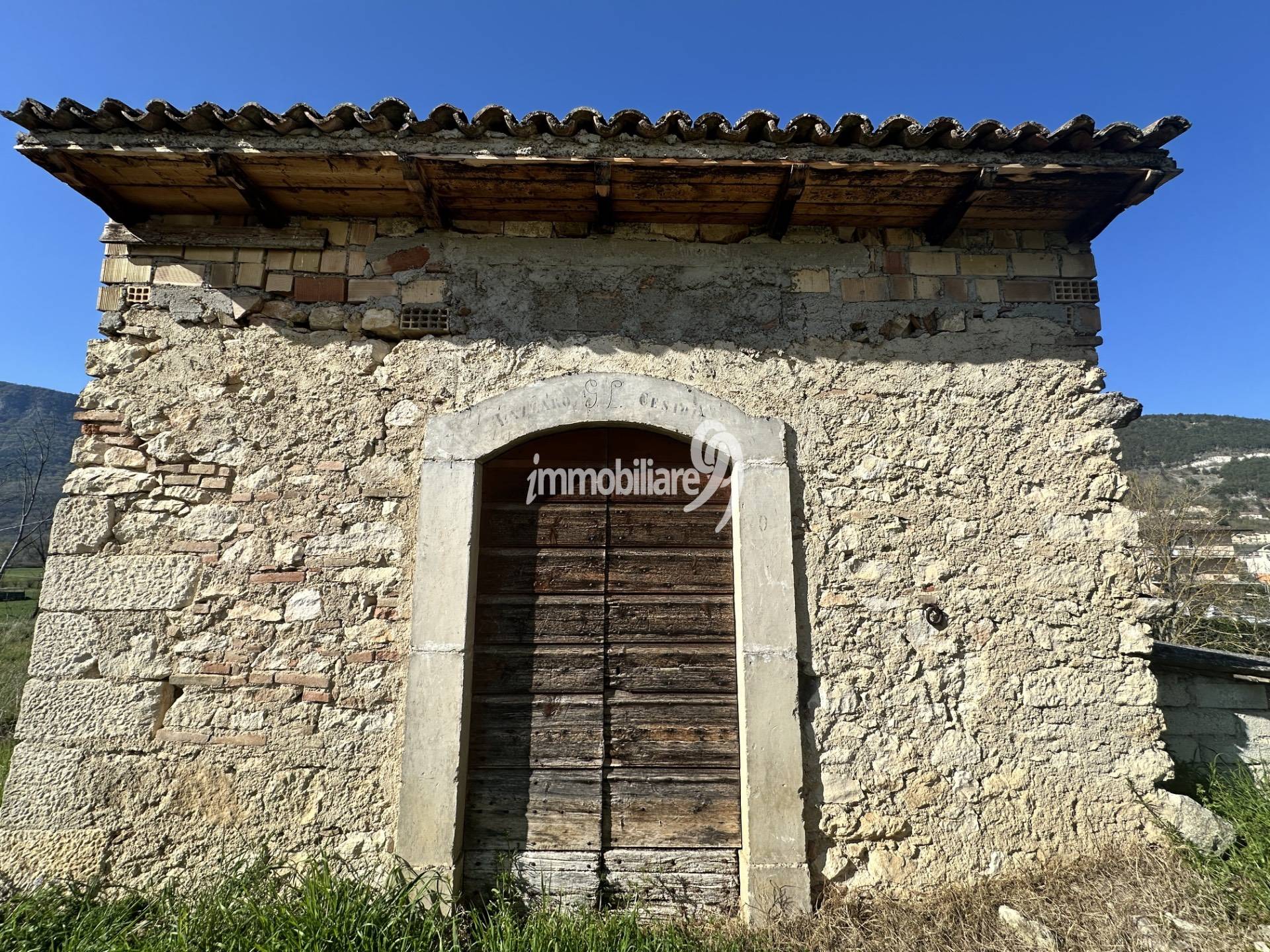 Rustico in vendita a Fossa, Cerro