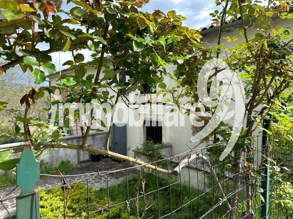 Casa cielo Terra in vendita a L'Aquila, Brecciasecca