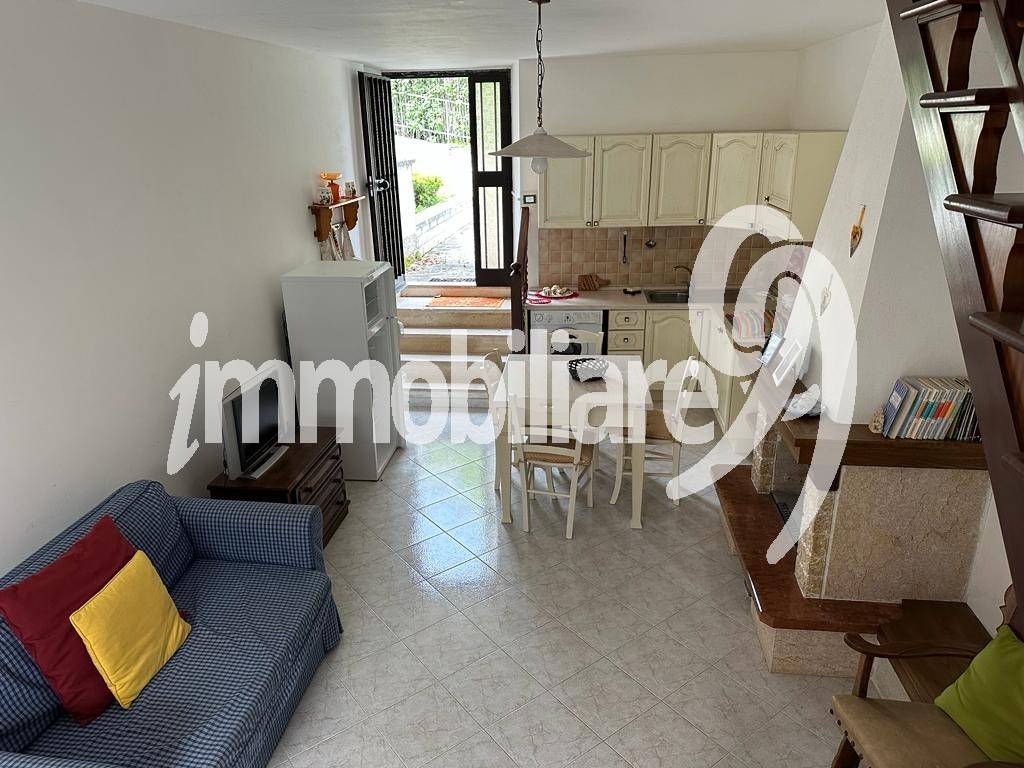 Casa cielo Terra in vendita a L'Aquila, Brecciasecca