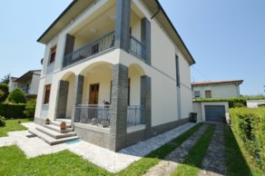 Villa in vendita a Lucca, Arancio