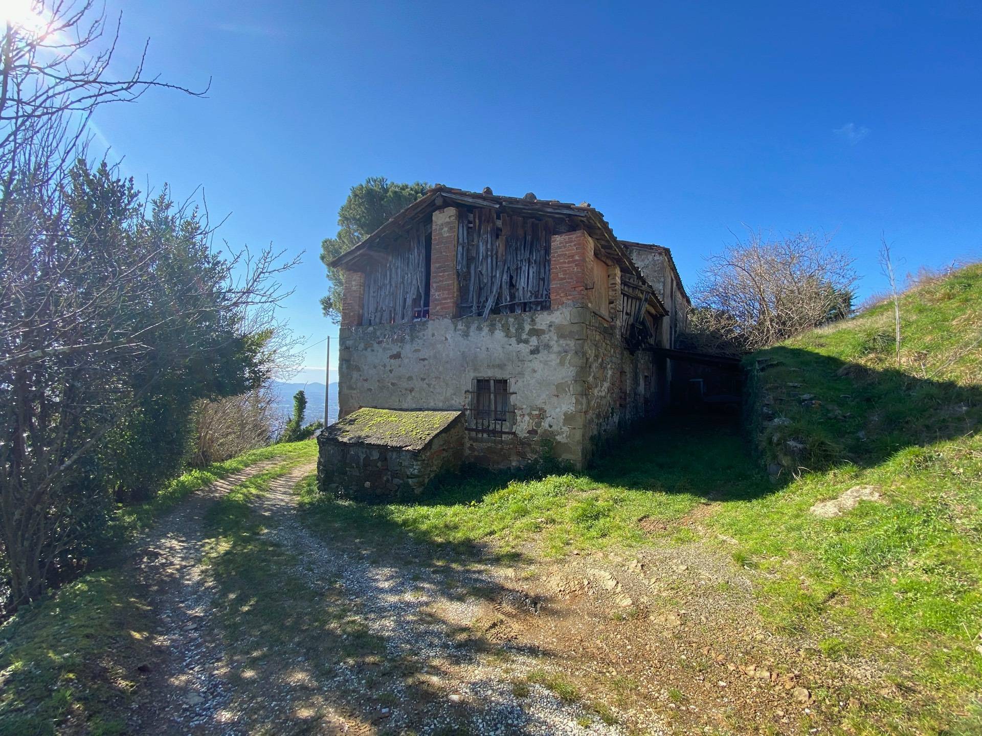 Rustico in vendita a Lucca, Colline