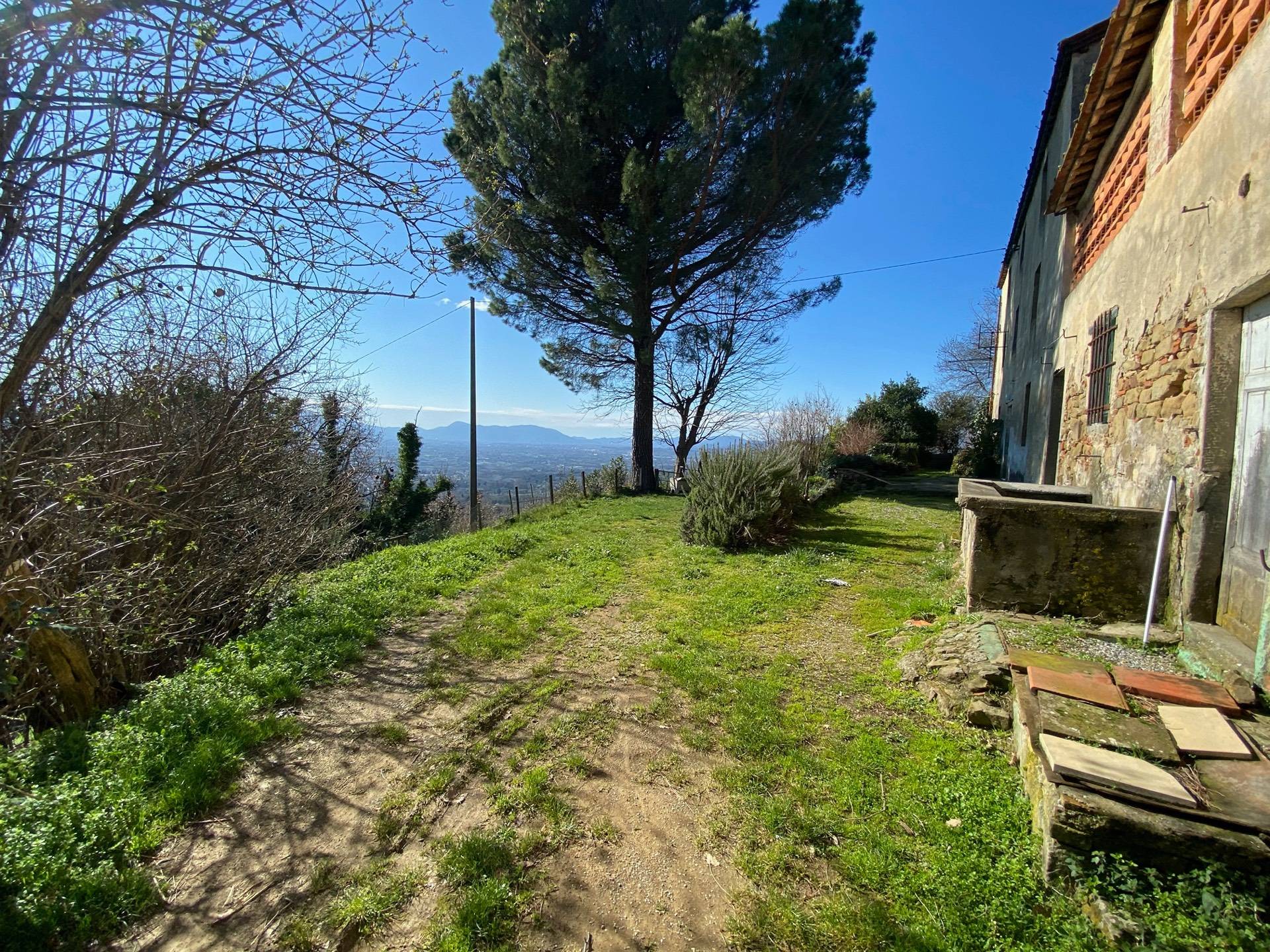 Rustico in vendita a Lucca, Colline