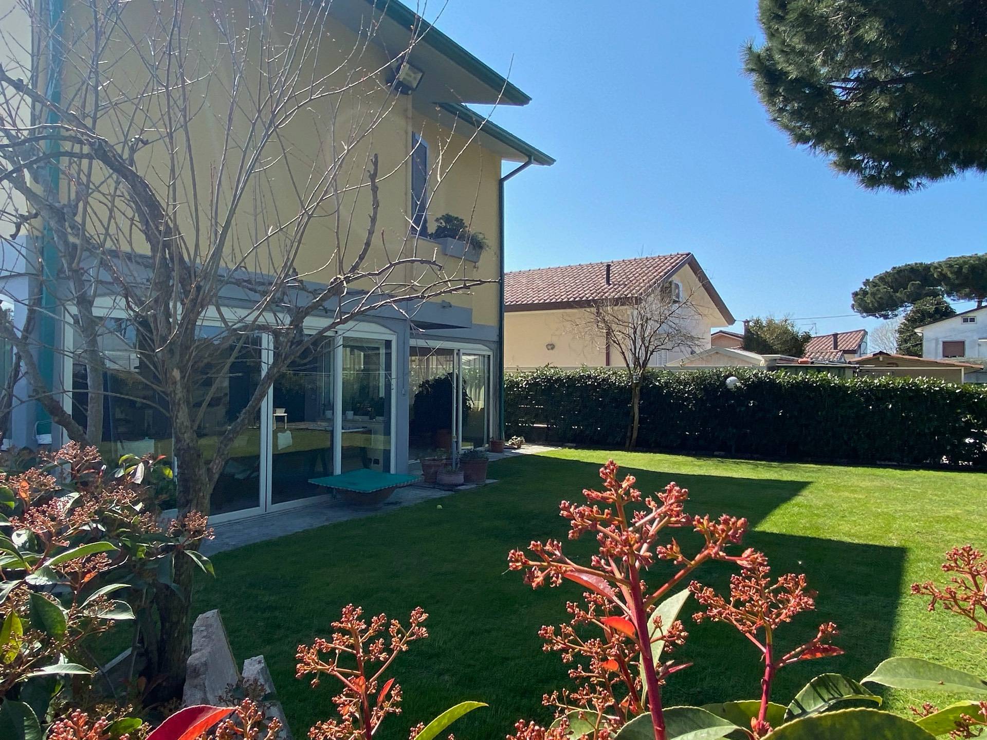 Villa in vendita a Viareggio
