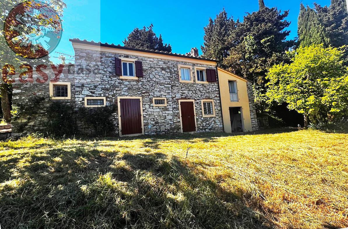 Rustico in vendita a Lucca, Aquilea