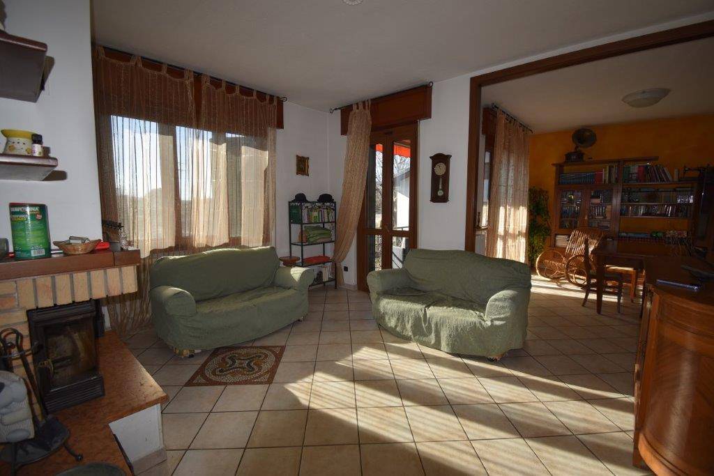 Casa singola in vendita a Brebbia