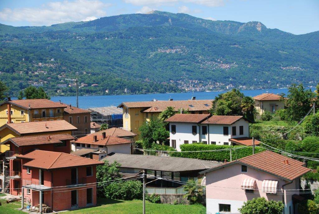 Appartamento in vendita a Leggiuno, Reno