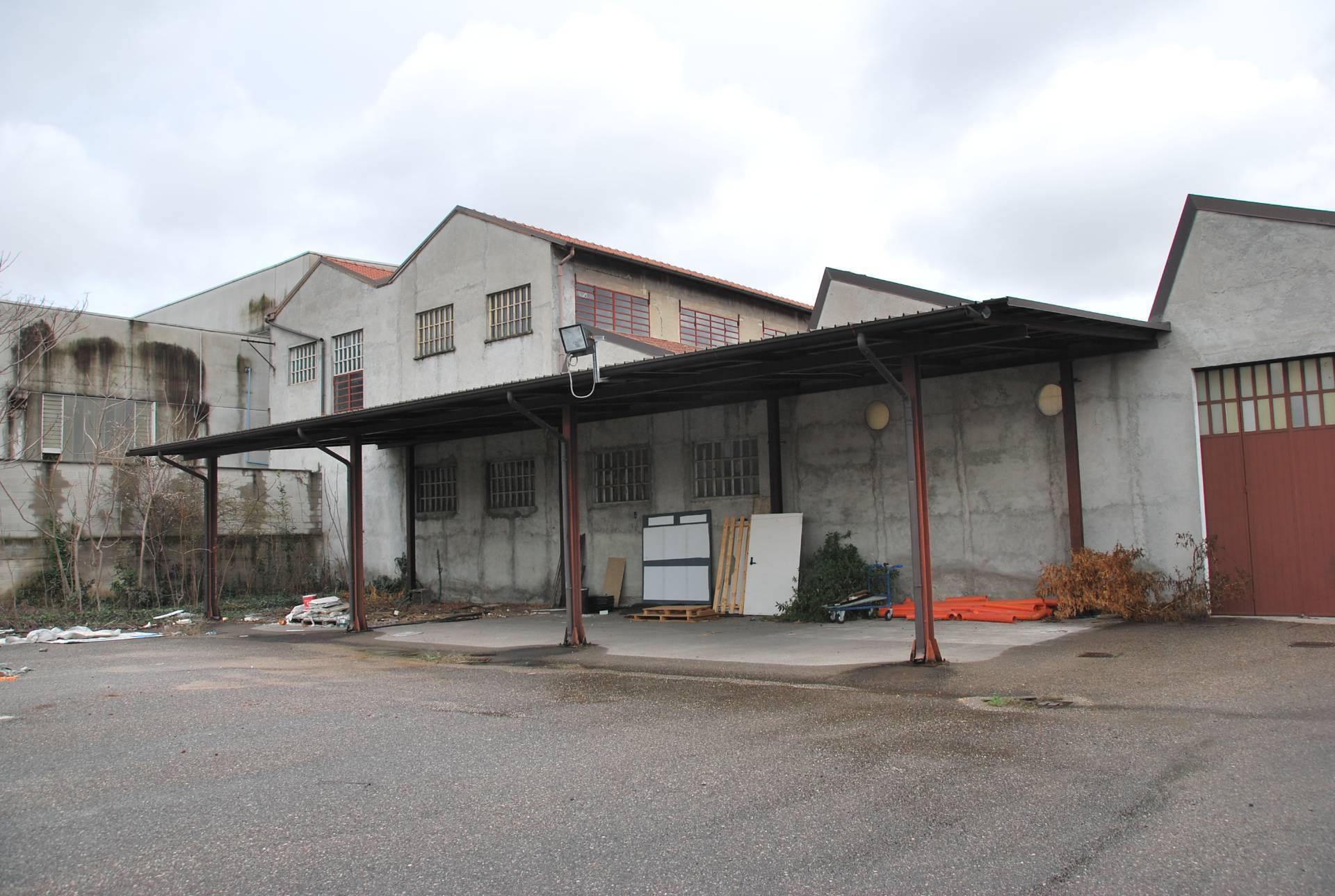 Capannone in vendita a Legnano, Sabotino