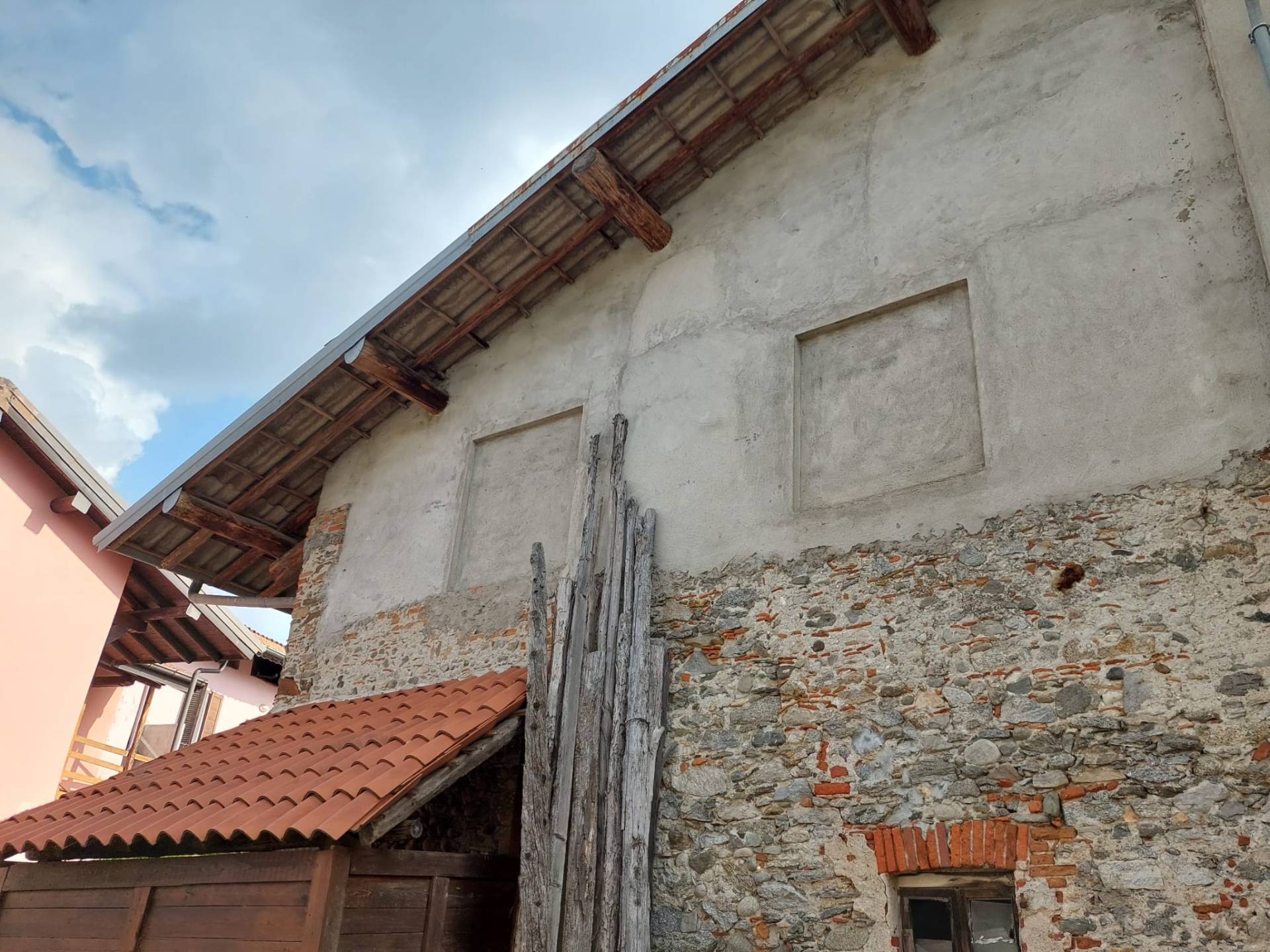 Rustico in vendita a Cadrezzate con Osmate