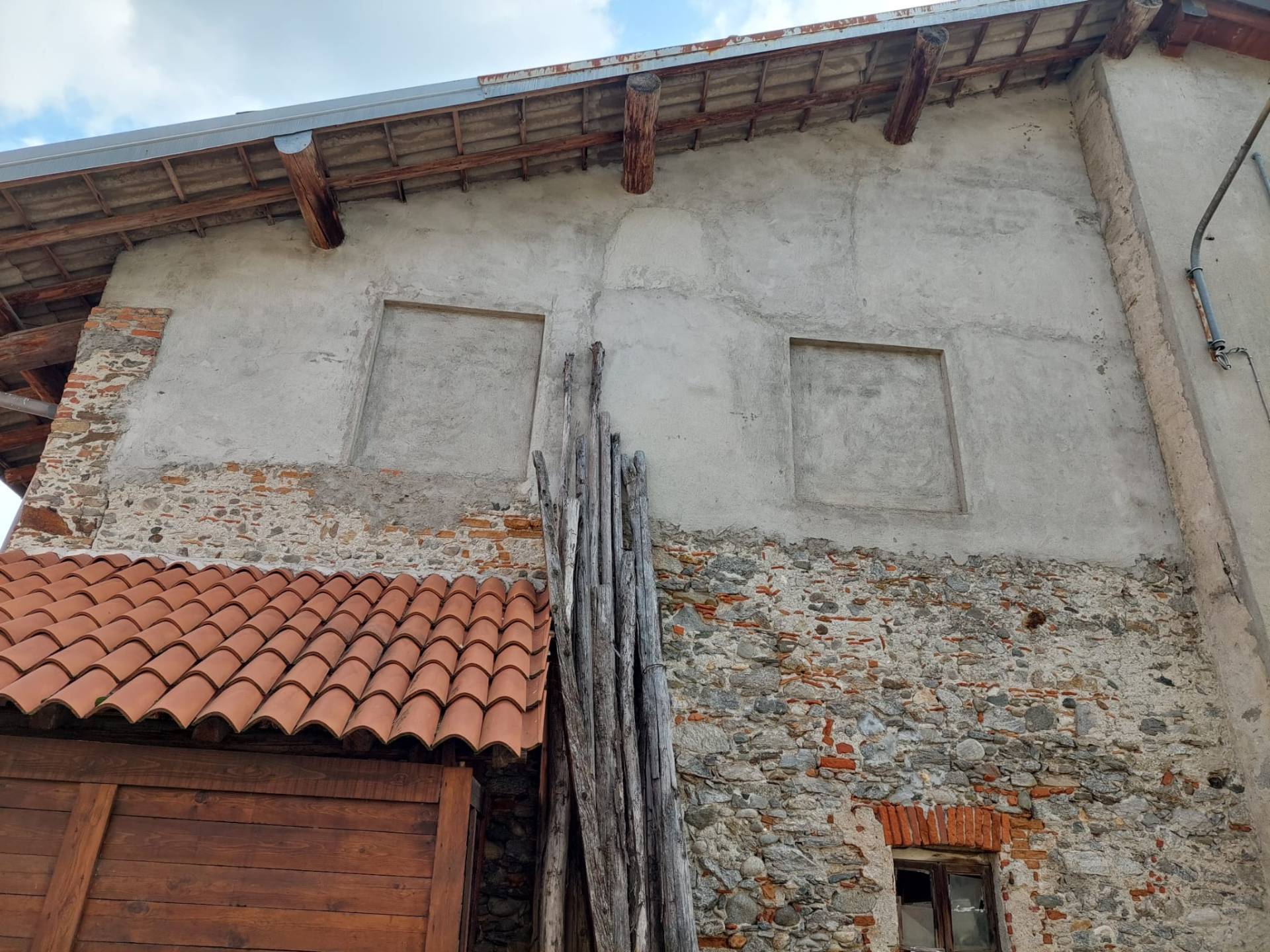 Rustico in vendita a Cadrezzate con Osmate