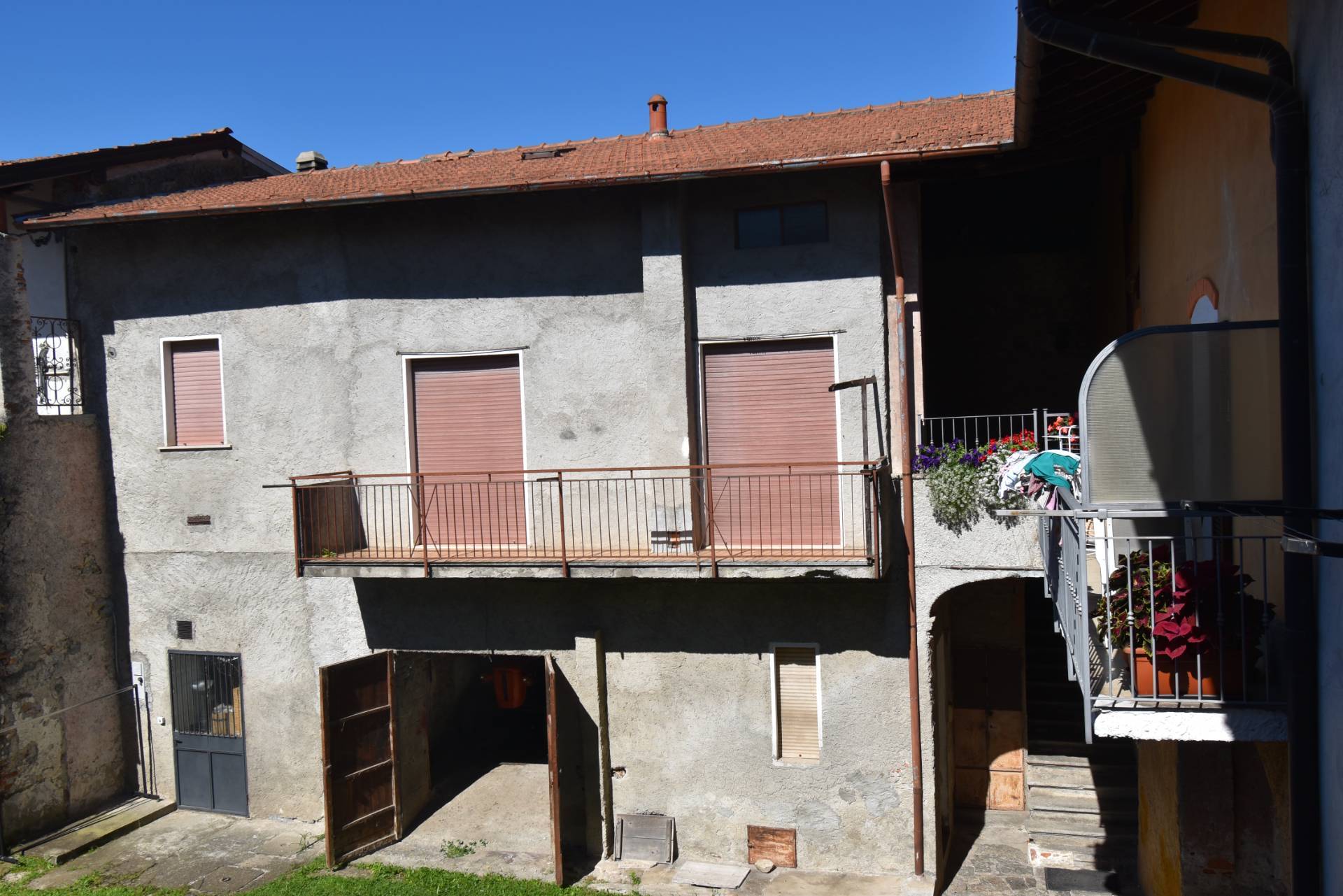 casa semindipendente in vendita a Laveno-Mombello, Mombello