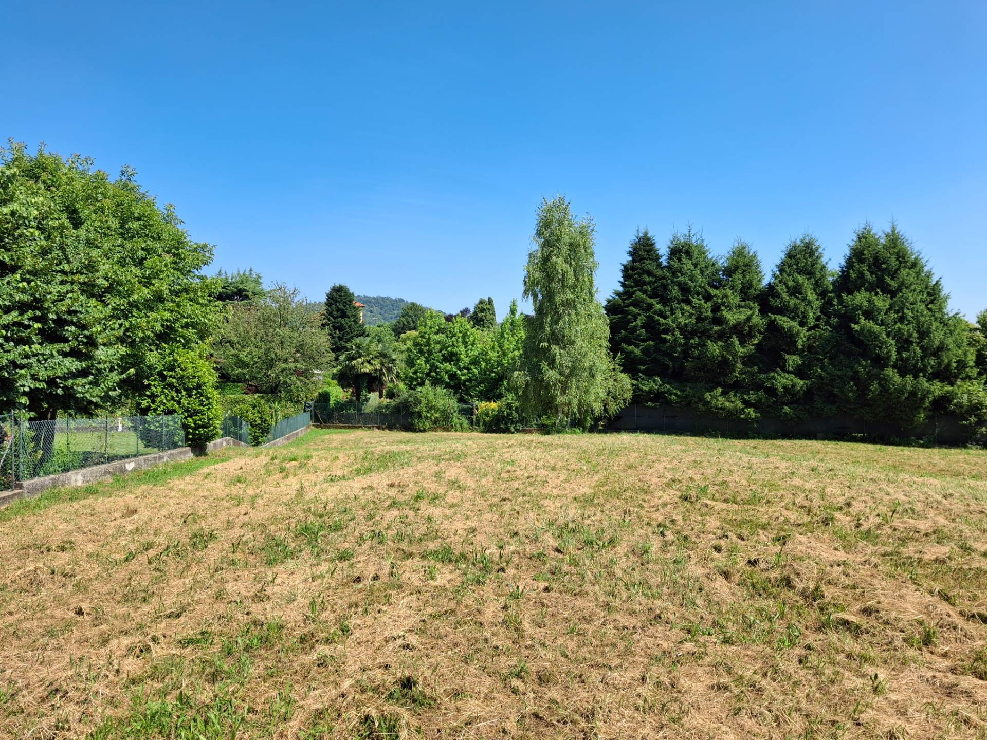 Terreno edificabile in vendita a Laveno-Mombello, Mombello