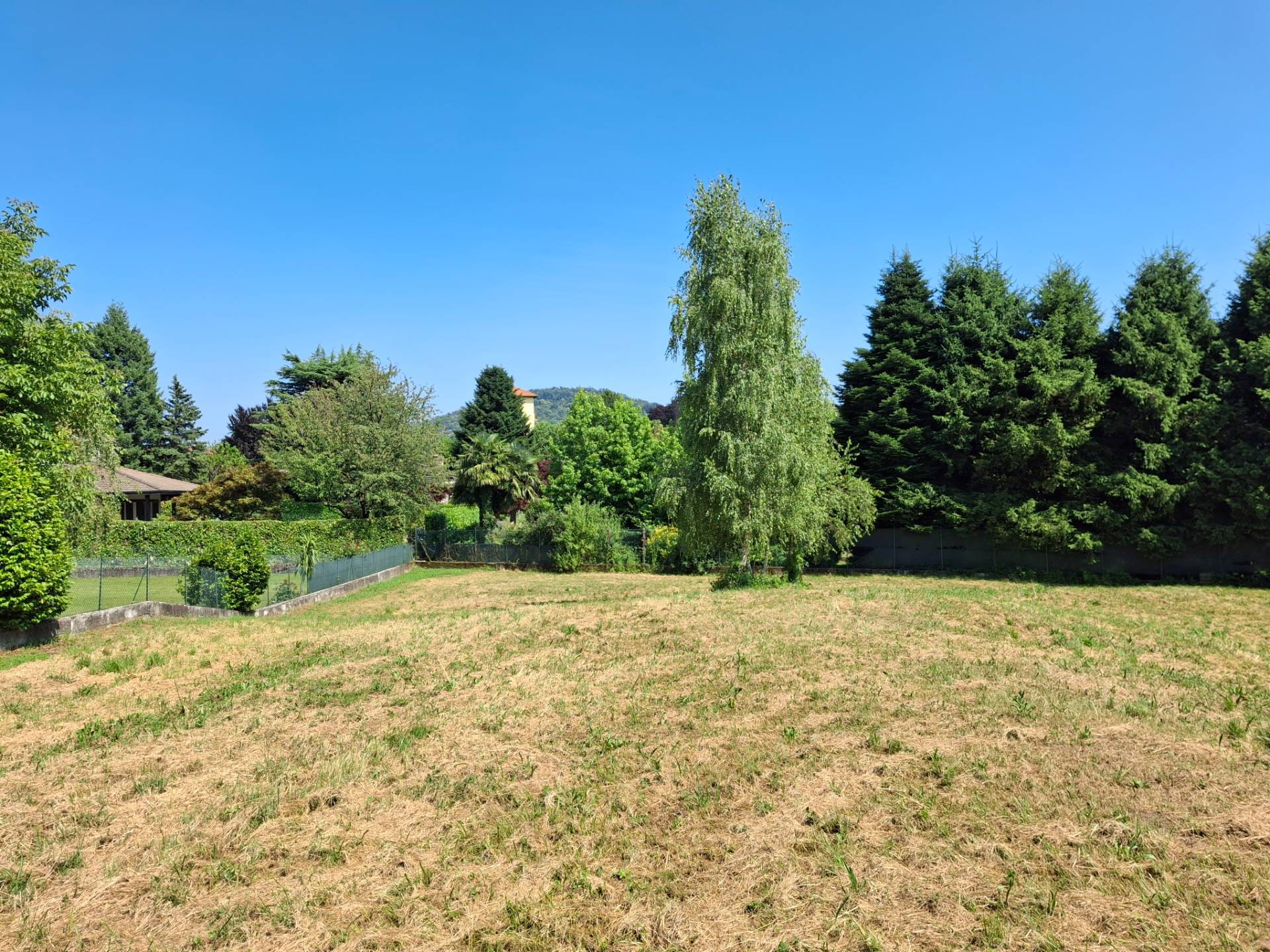 Terreno edificabile in vendita a Laveno-Mombello, Mombello