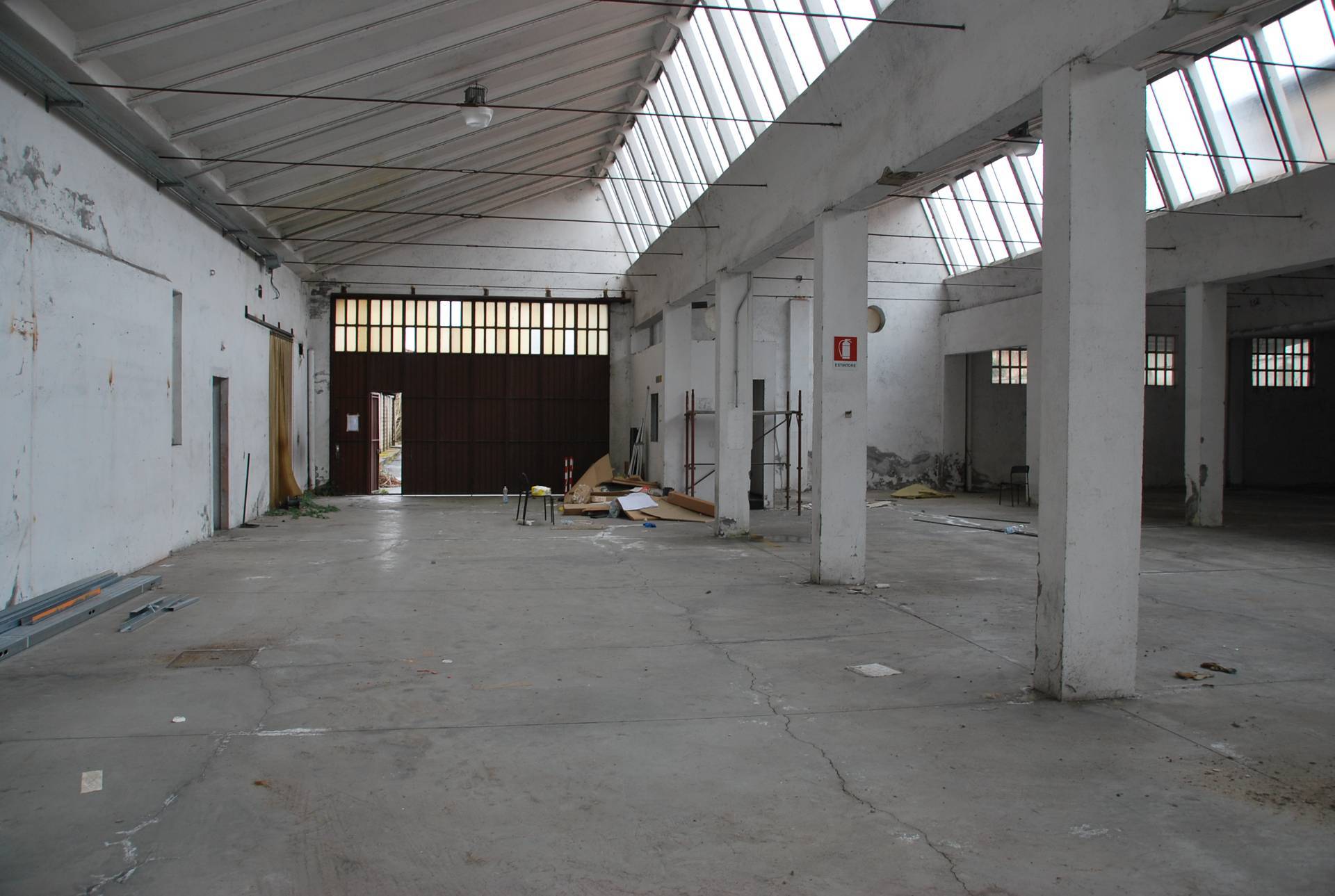 Capannone in vendita a Legnano, Sabotino