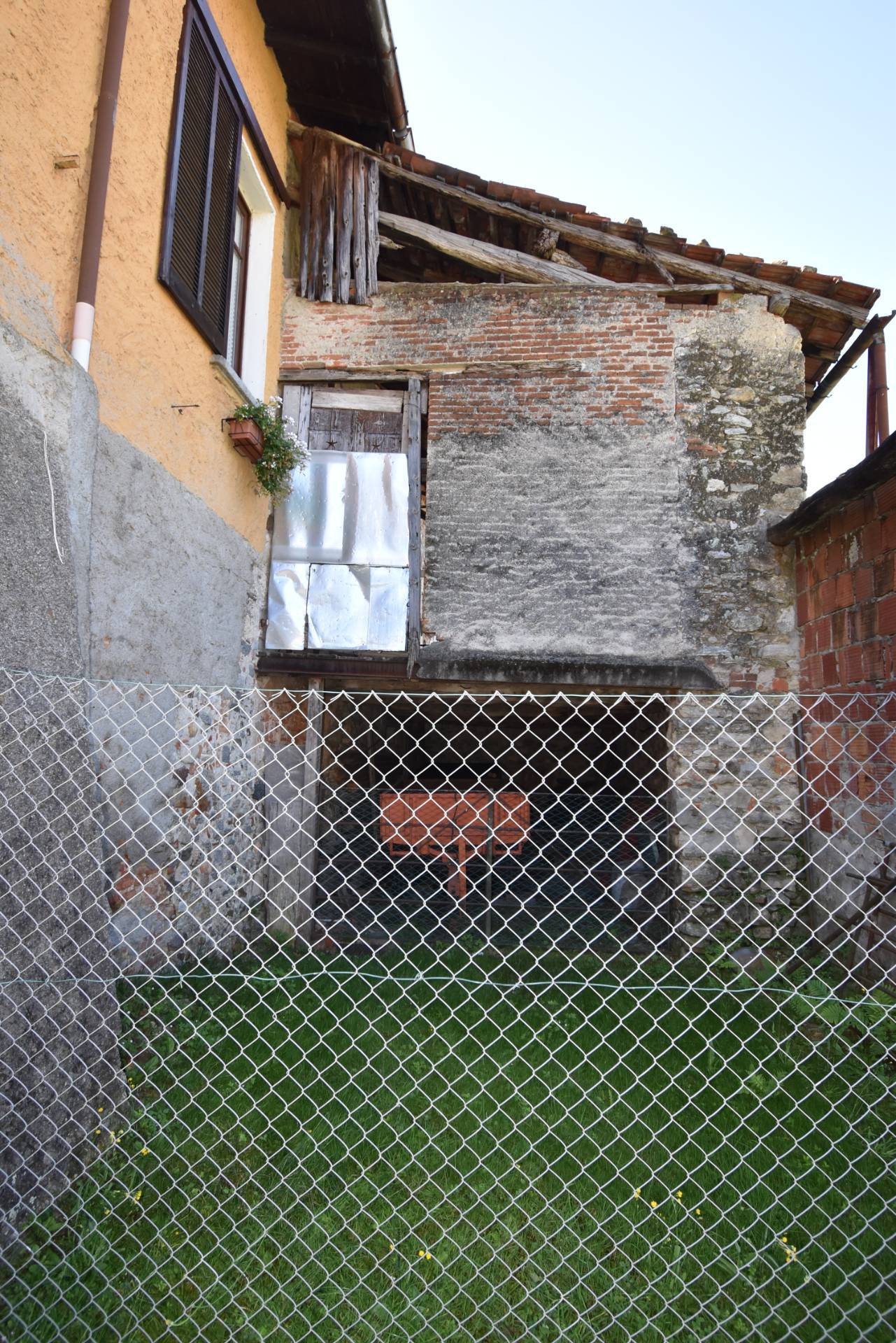 Appartamento in vendita a Laveno-Mombello, Mombello