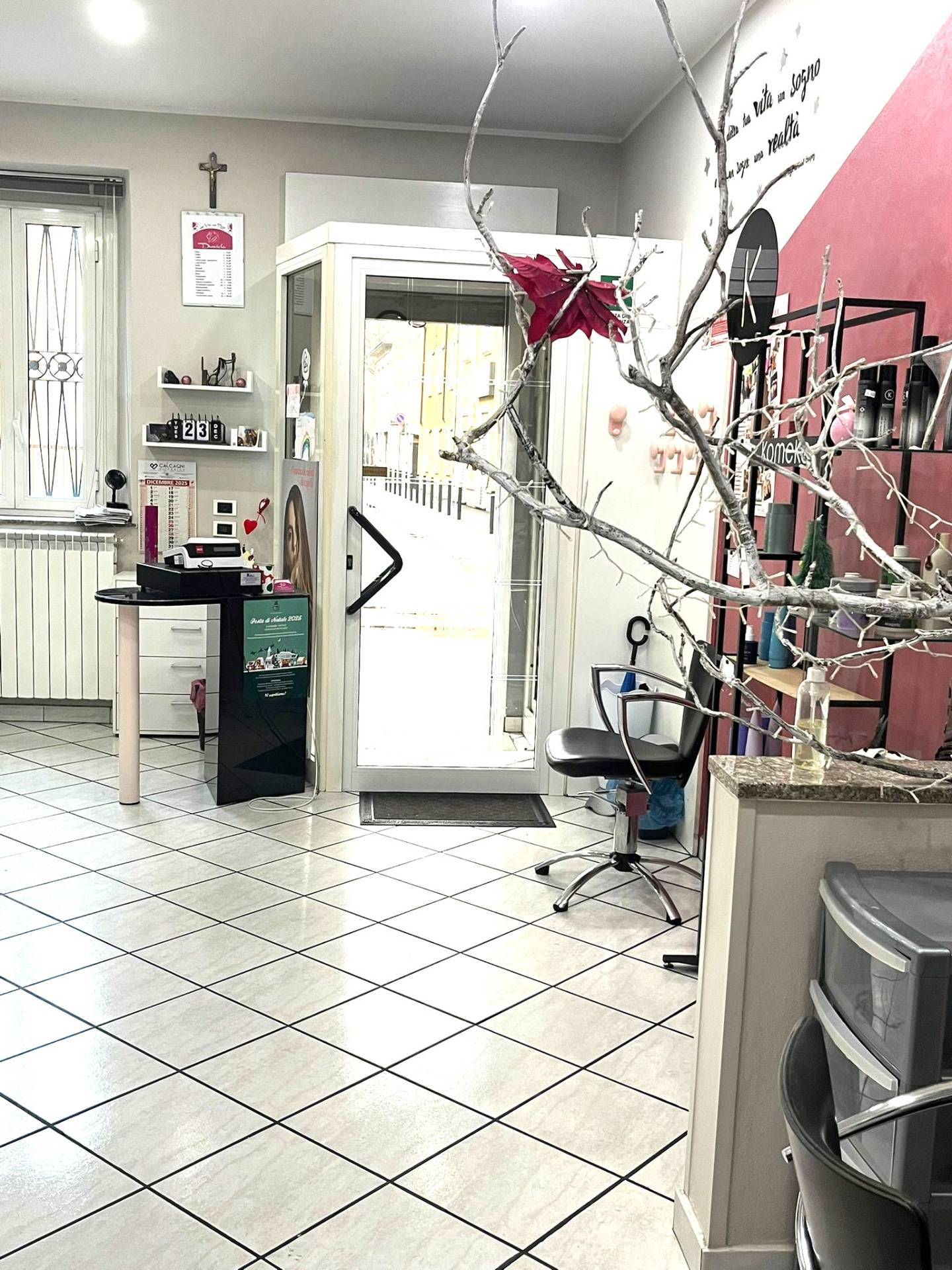 Locale commerciale in affitto a Gorla Minore