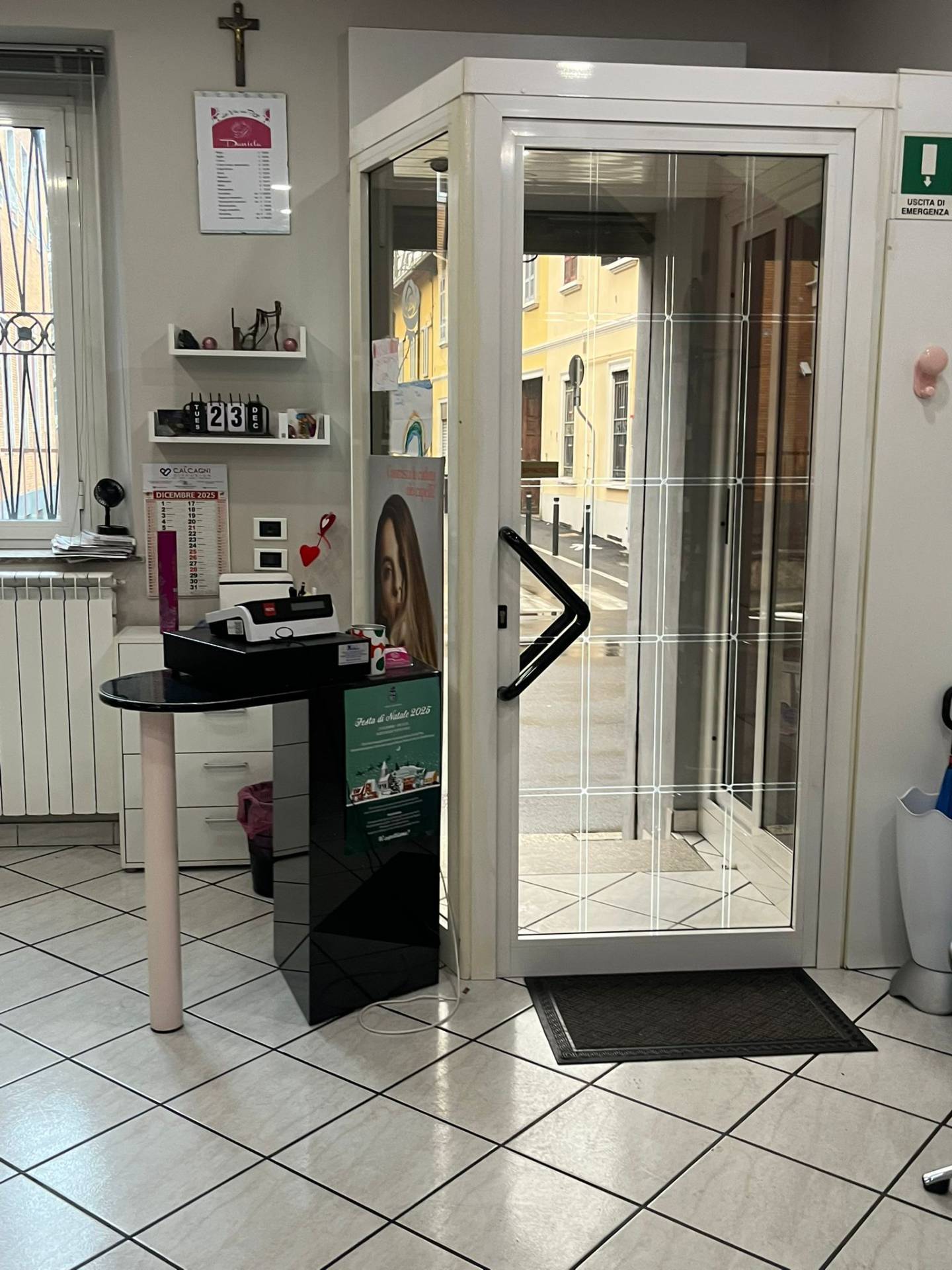 Locale commerciale in affitto a Gorla Minore