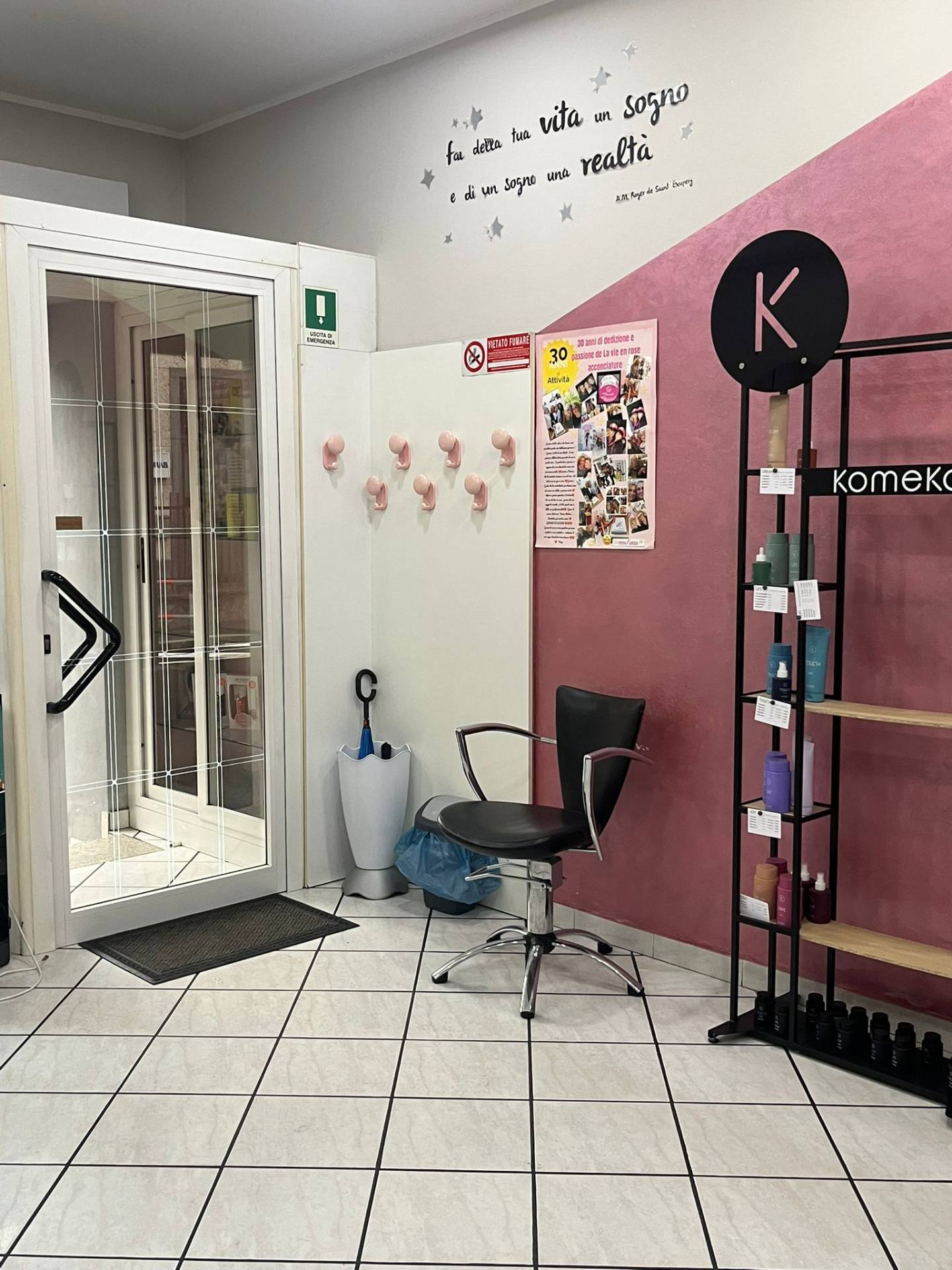 Locale commerciale in affitto a Gorla Minore